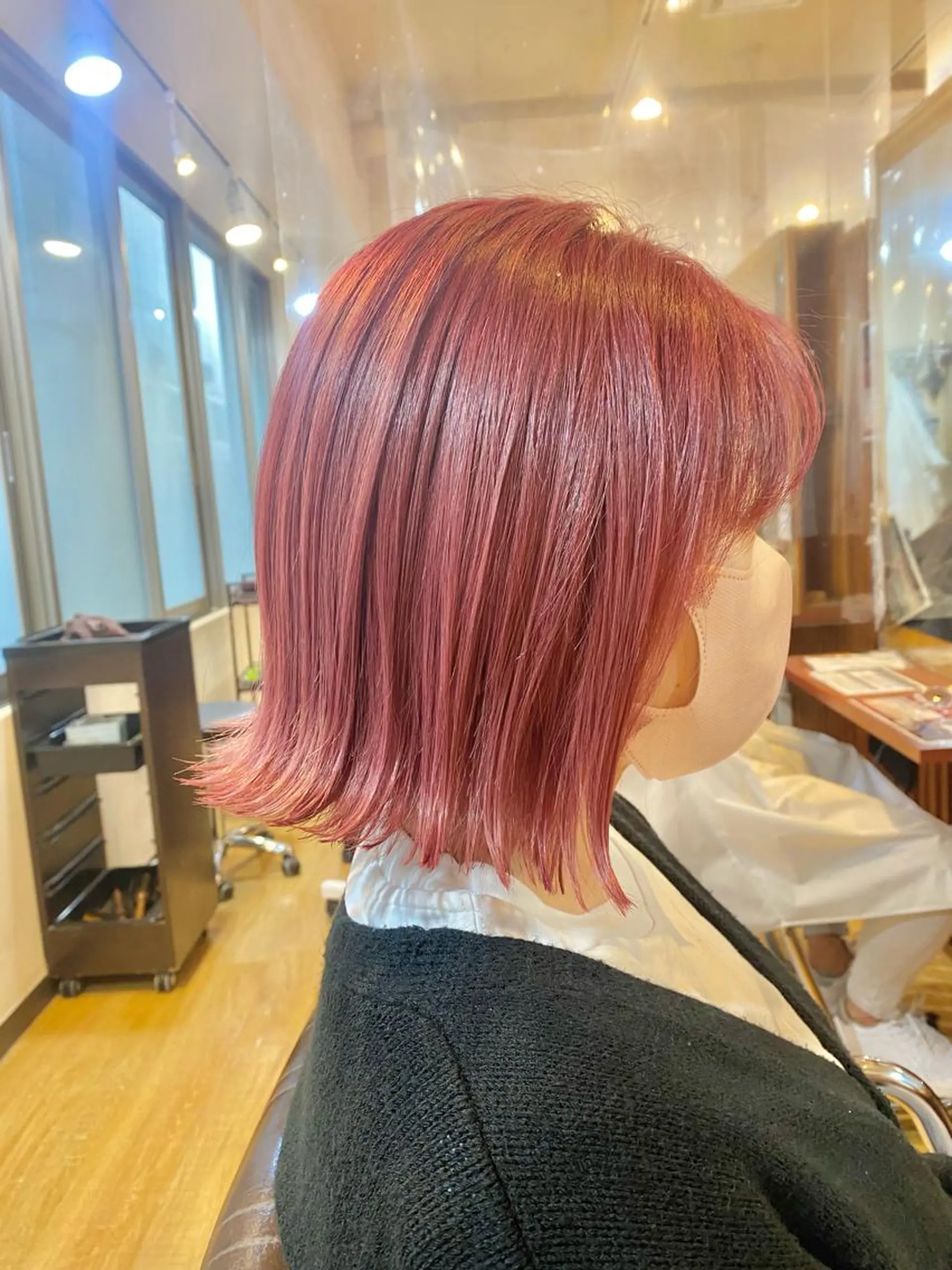 ショート カラー カット ヘアカラー 女性目線でつくる ショートayakaのヘアスタイル