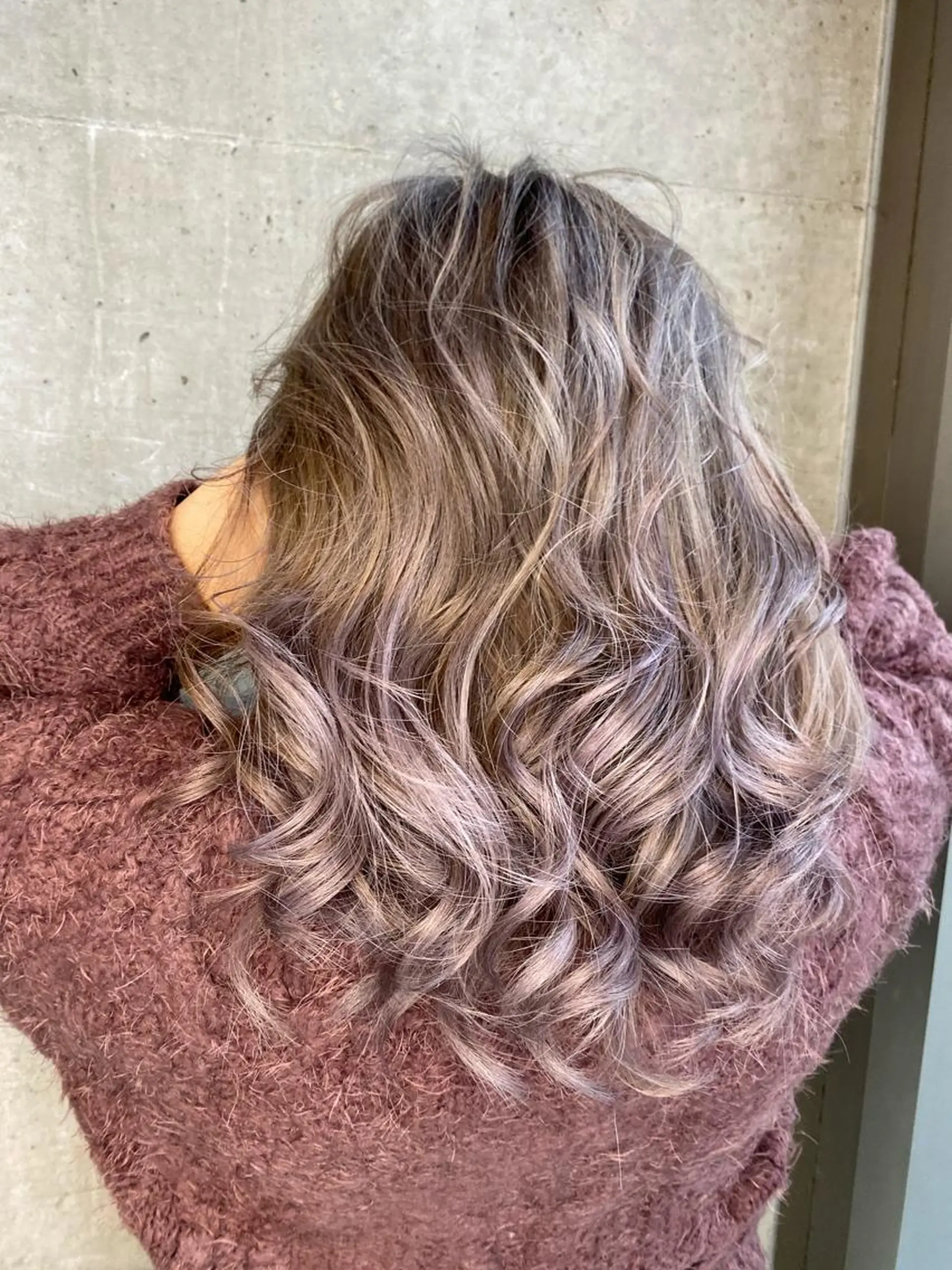 セミロング カラー ベージュカラー ハイトーンカラー ヘアカラー トリートメント 大栗 佑也  髪質改善のヘアスタイル