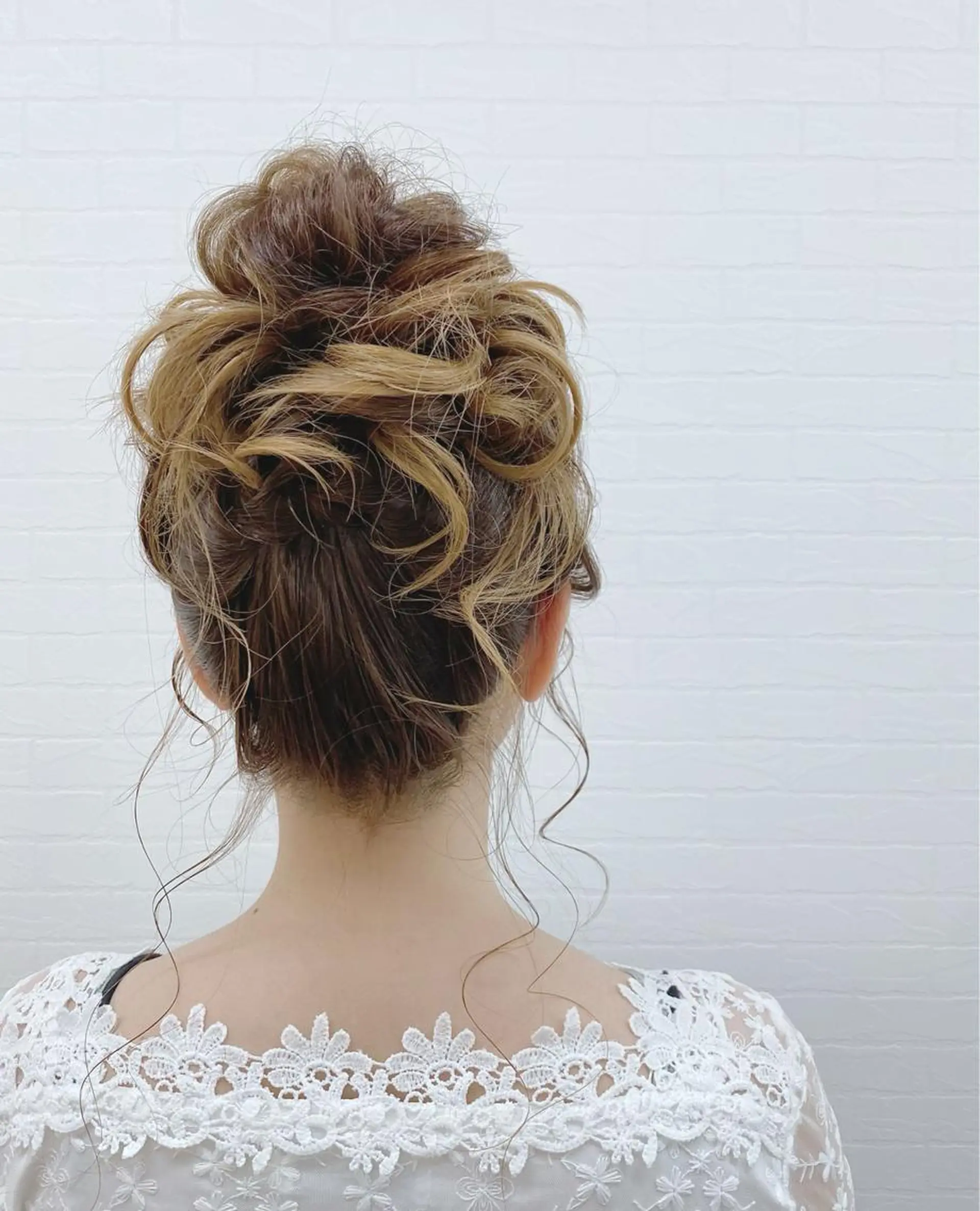 セミロング ヘアアレンジ お団子ヘア ヘアセット GRANLUSSO 〜グランルッソ駅前店所属・木口 嘉美のヘアスタイル