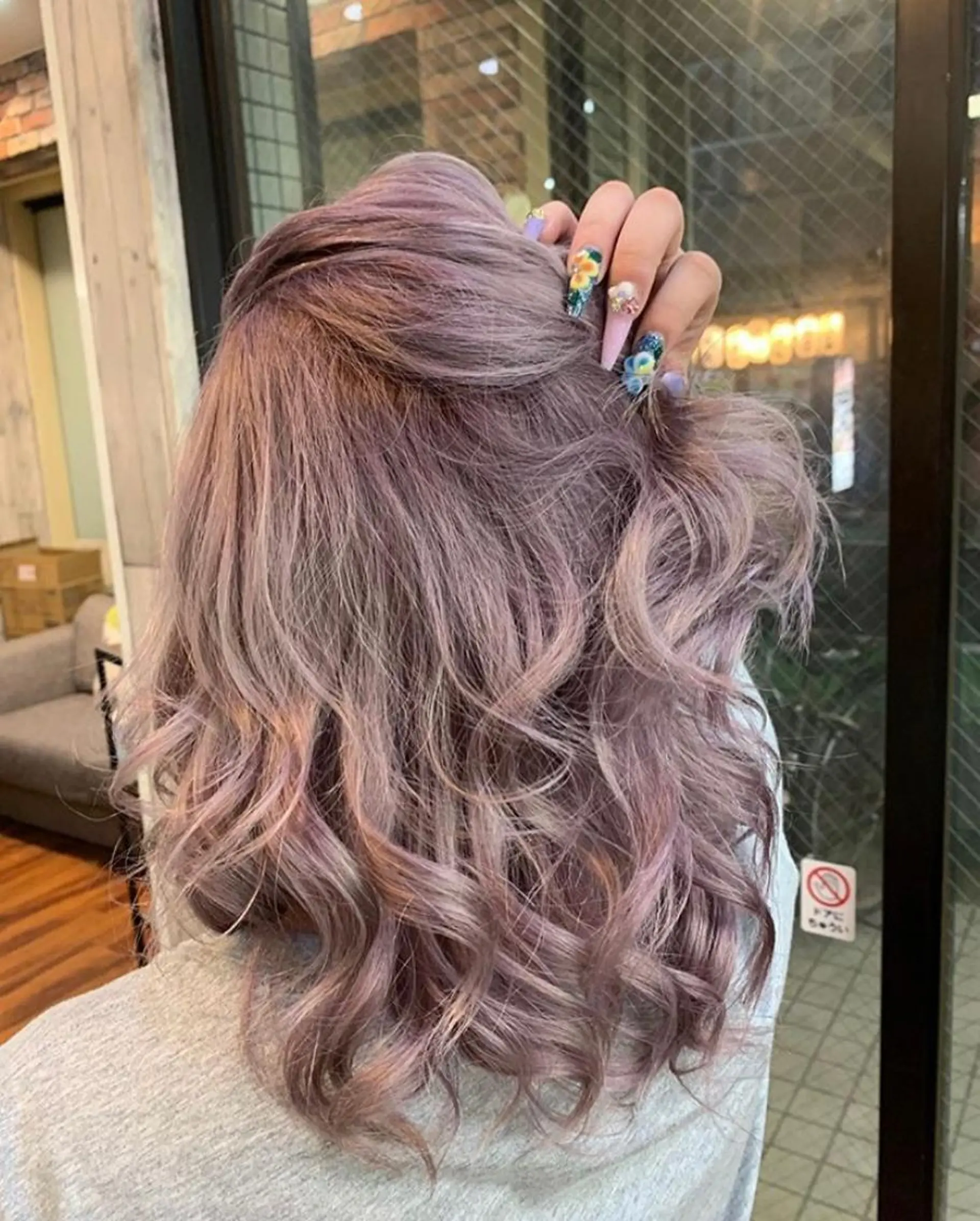 ロング カラー イルミナカラー LOHAS宮田 香奈のヘアスタイル