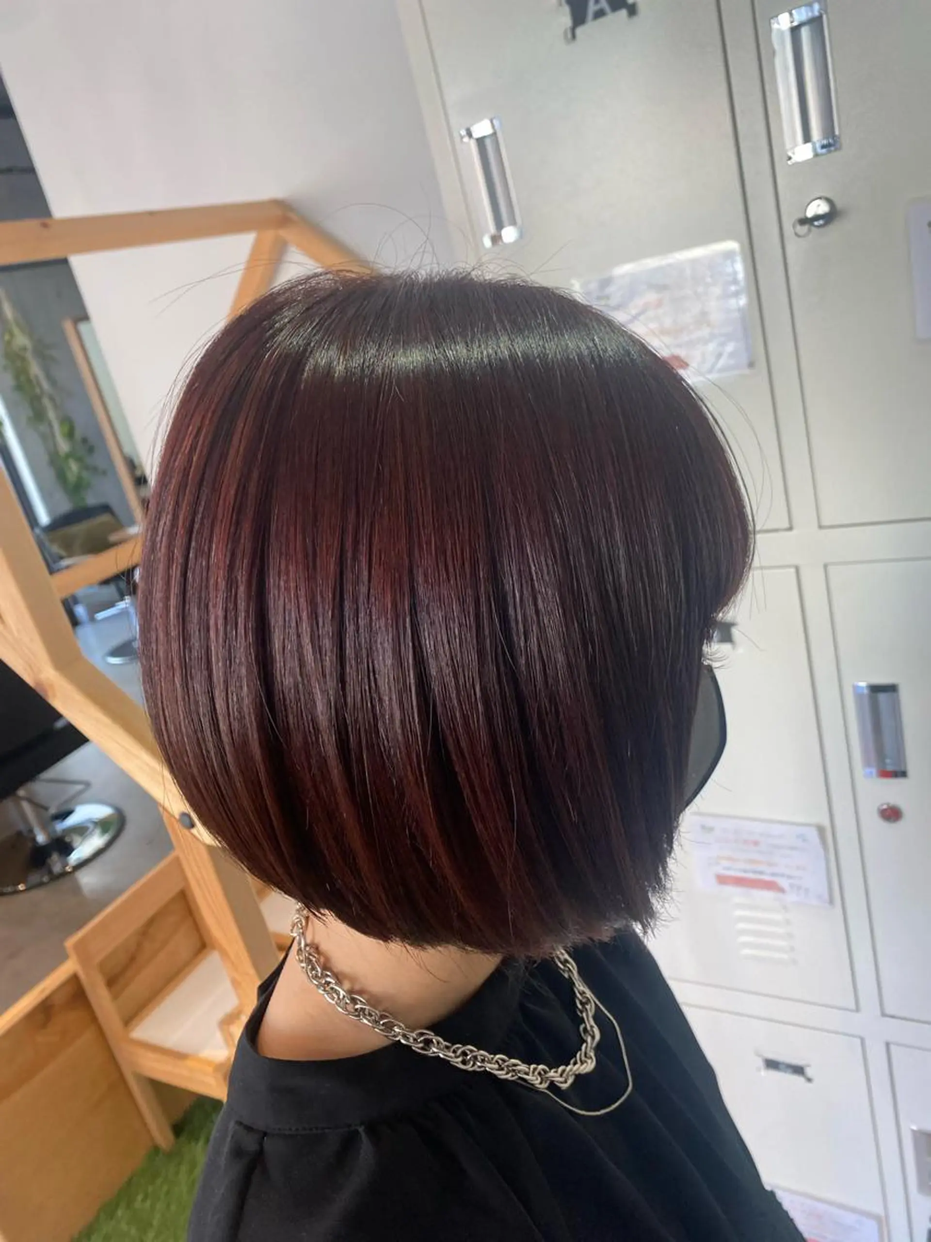 ショート カラー ボルドーカラー ヘアカラー FERIA池田 石田較貴のヘアスタイル