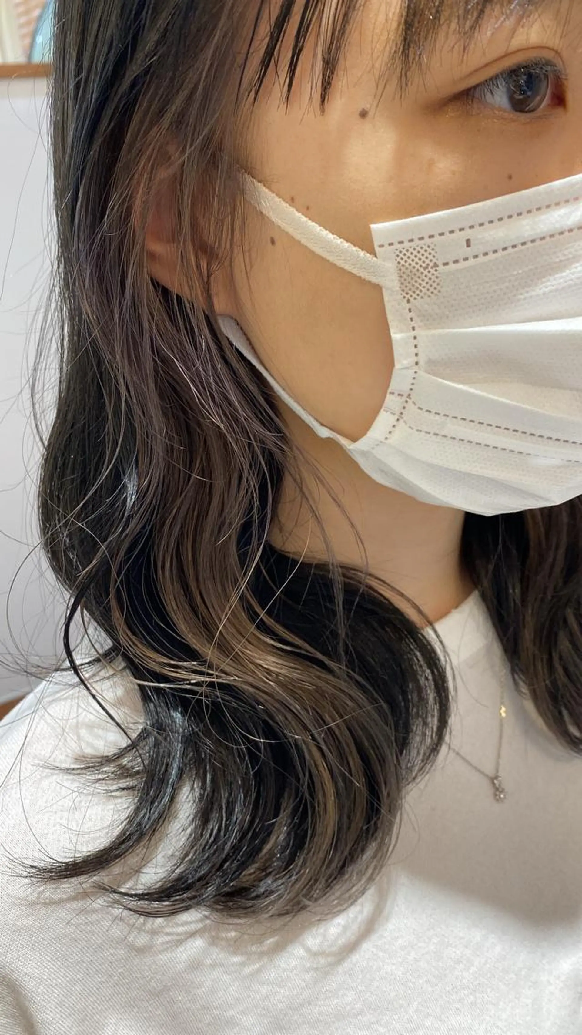ミディアム カラー 小畑 杏実のヘアスタイル