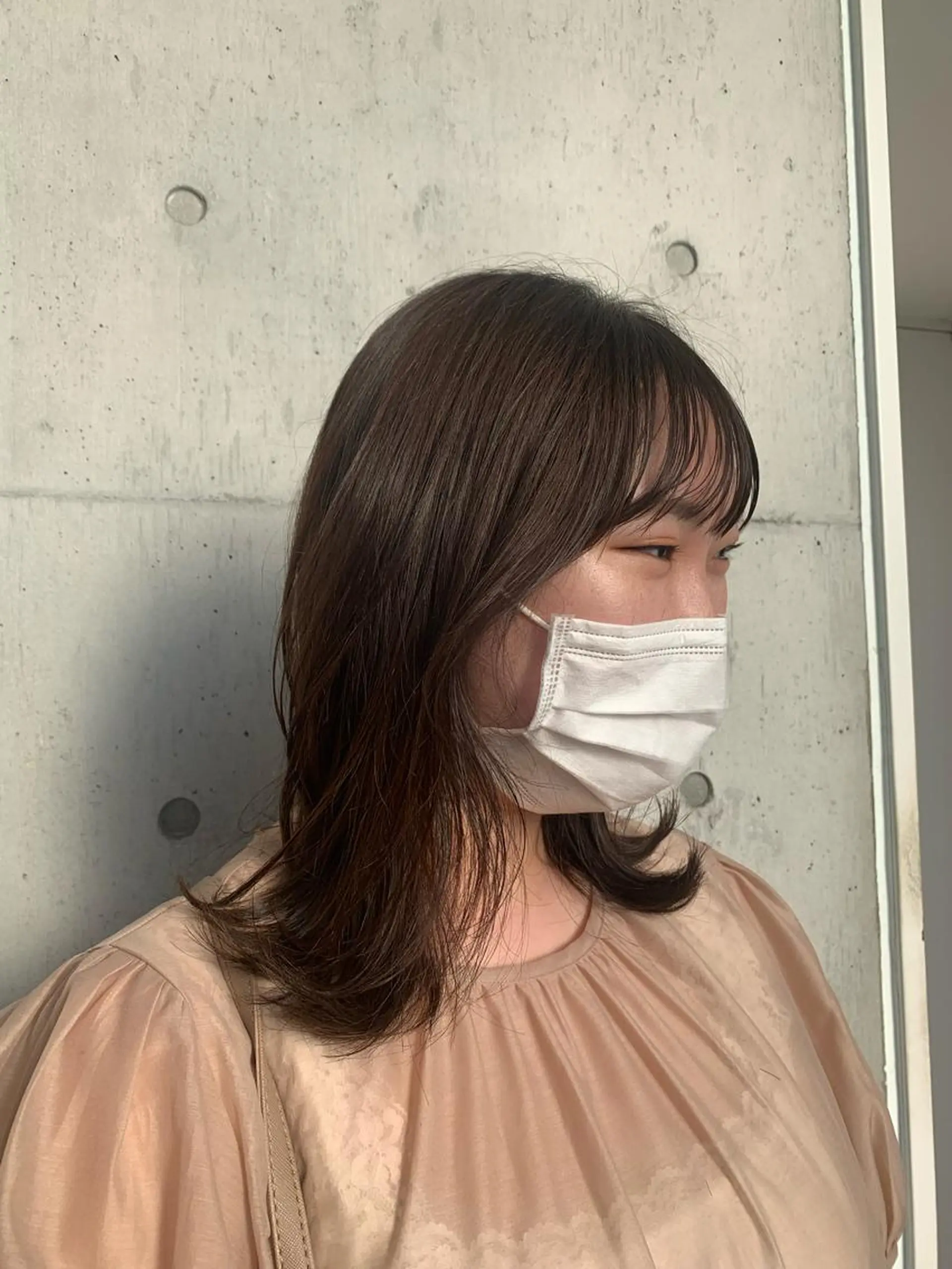 ミディアム カラー アッシュ オリーブアッシュ くびれヘア カット ヘアカラー トリートメント カネコ ユカリのヘアスタイル