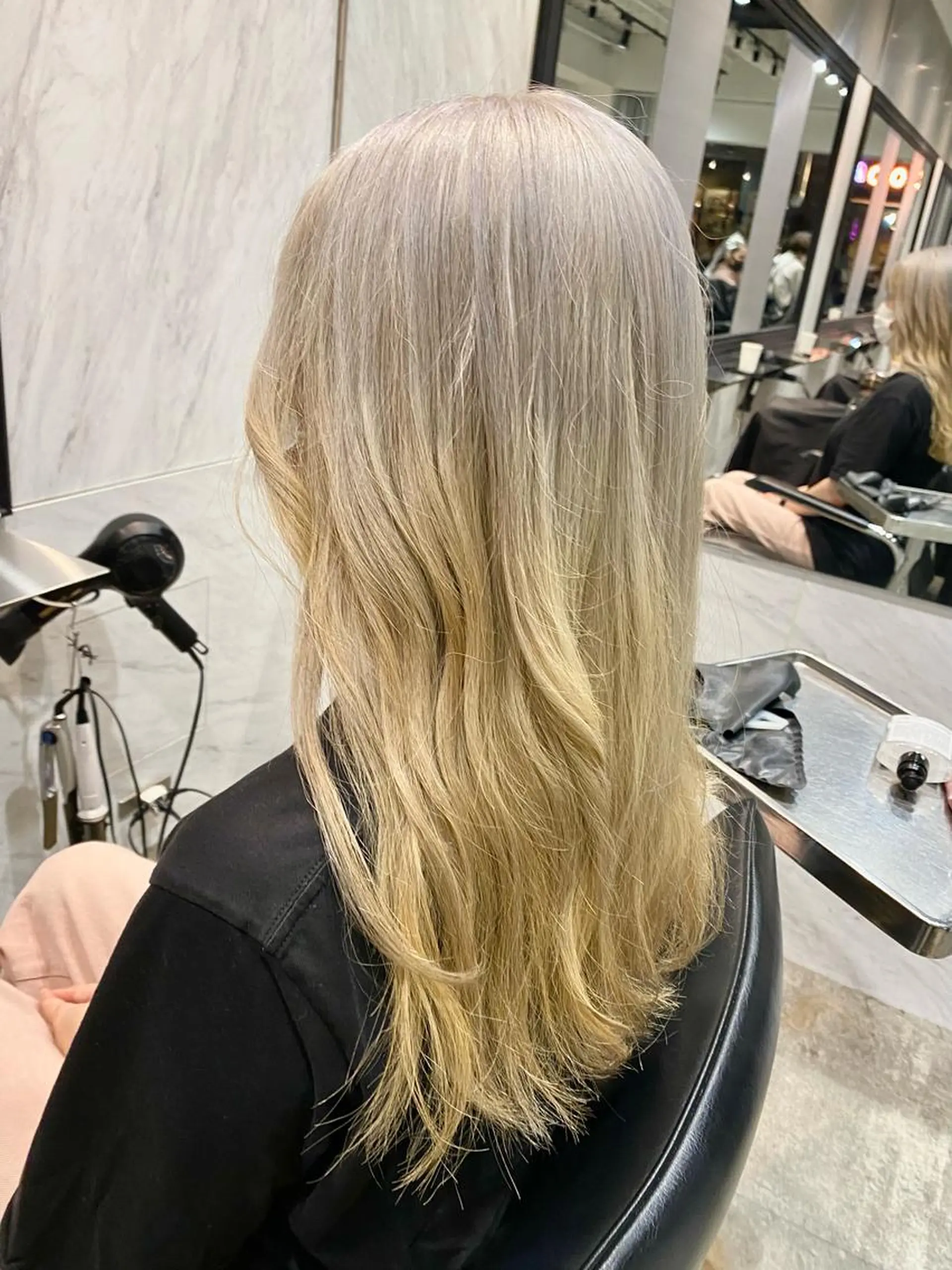 セミロング カラー ブロンド ダブルカラー 増子 祐太朗のヘアスタイル