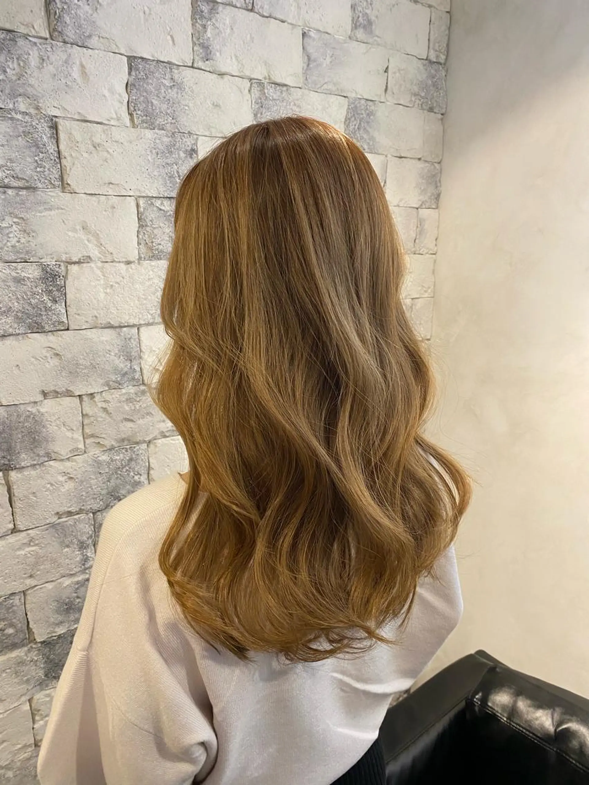 セミロング カラー ヘアアレンジ ベージュカラー ハイライトカラー ピンクカラー ピンクベージュ ハイライト カット ヘアカラー トリートメント AUBE HAIRazul吉祥寺所属・髪質改善✨幹細胞✨ ウルツヤ🌈清水　祥のヘアスタイル