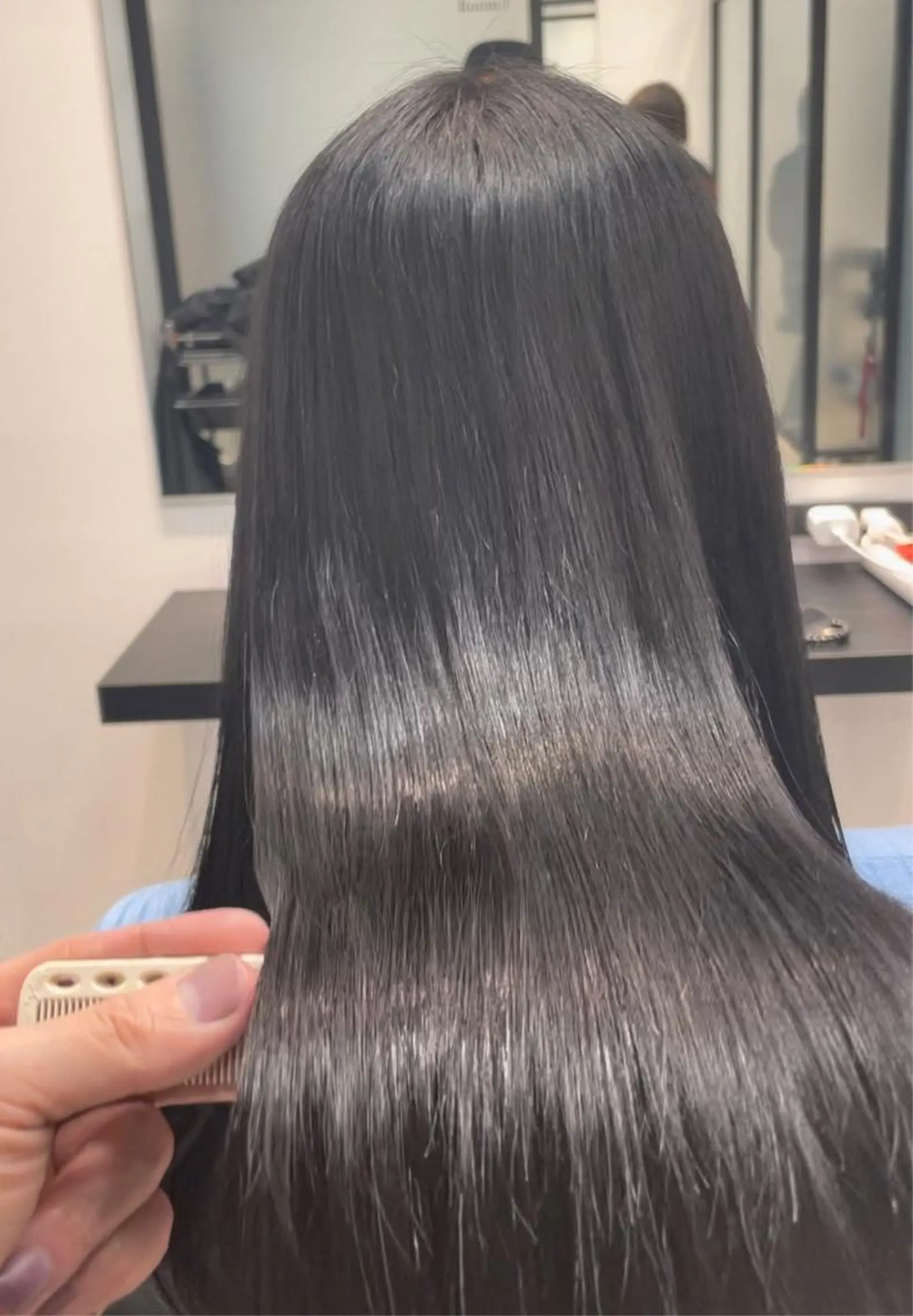ロング カラー アッシュ アッシュグレー 韓国風ヘア カット ヘアカラー 縮毛矯正 トリートメント SALOWIN梅田　　サロウィン所属・美髪/縮毛矯正特化/ 髪質改善/KJのヘアスタイル
