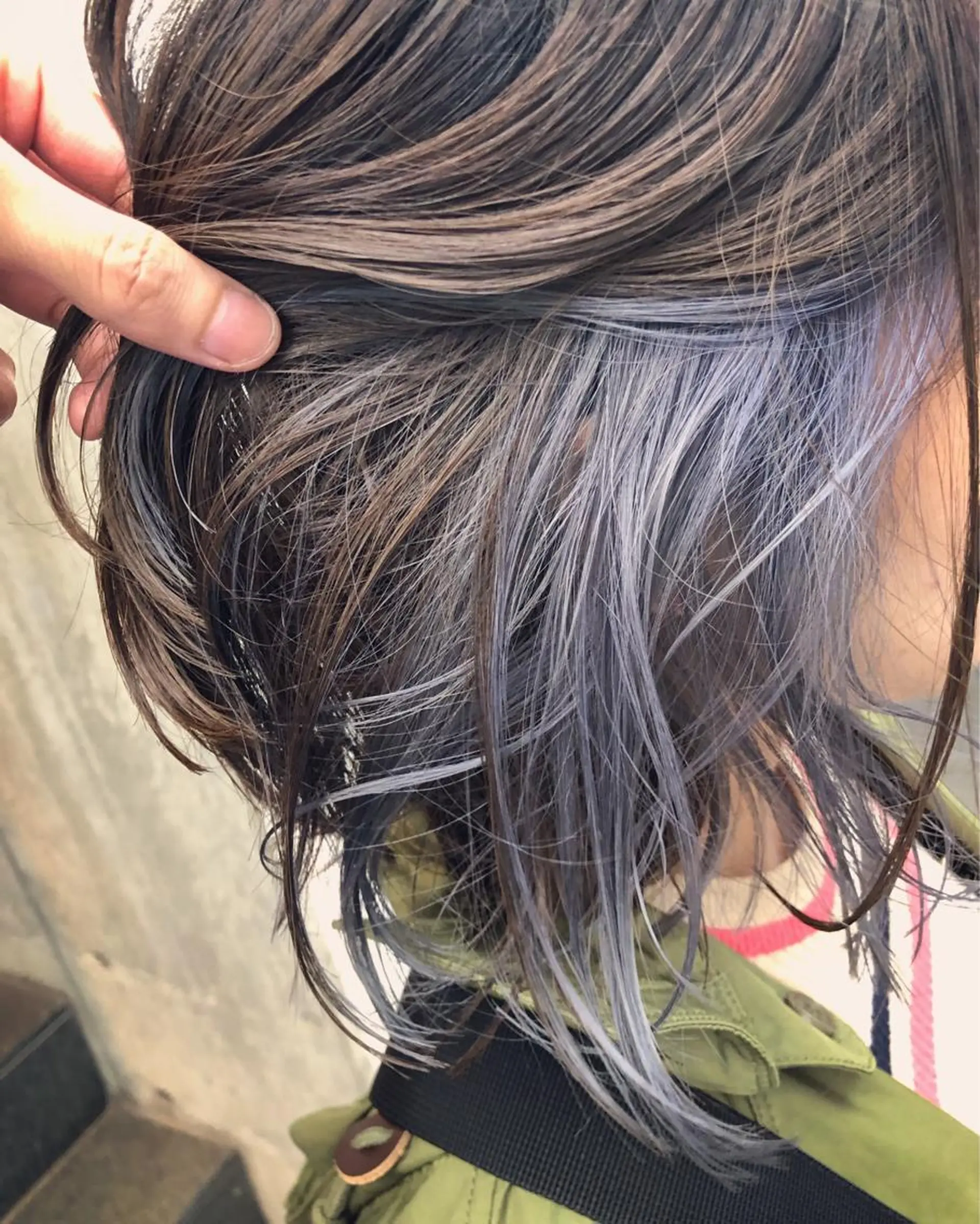 ショート カラー グレージュ インナーカラー シルバー シルバーグレージュ 原宿サロン代表 デザインカラー伊藤卓のヘアスタイル