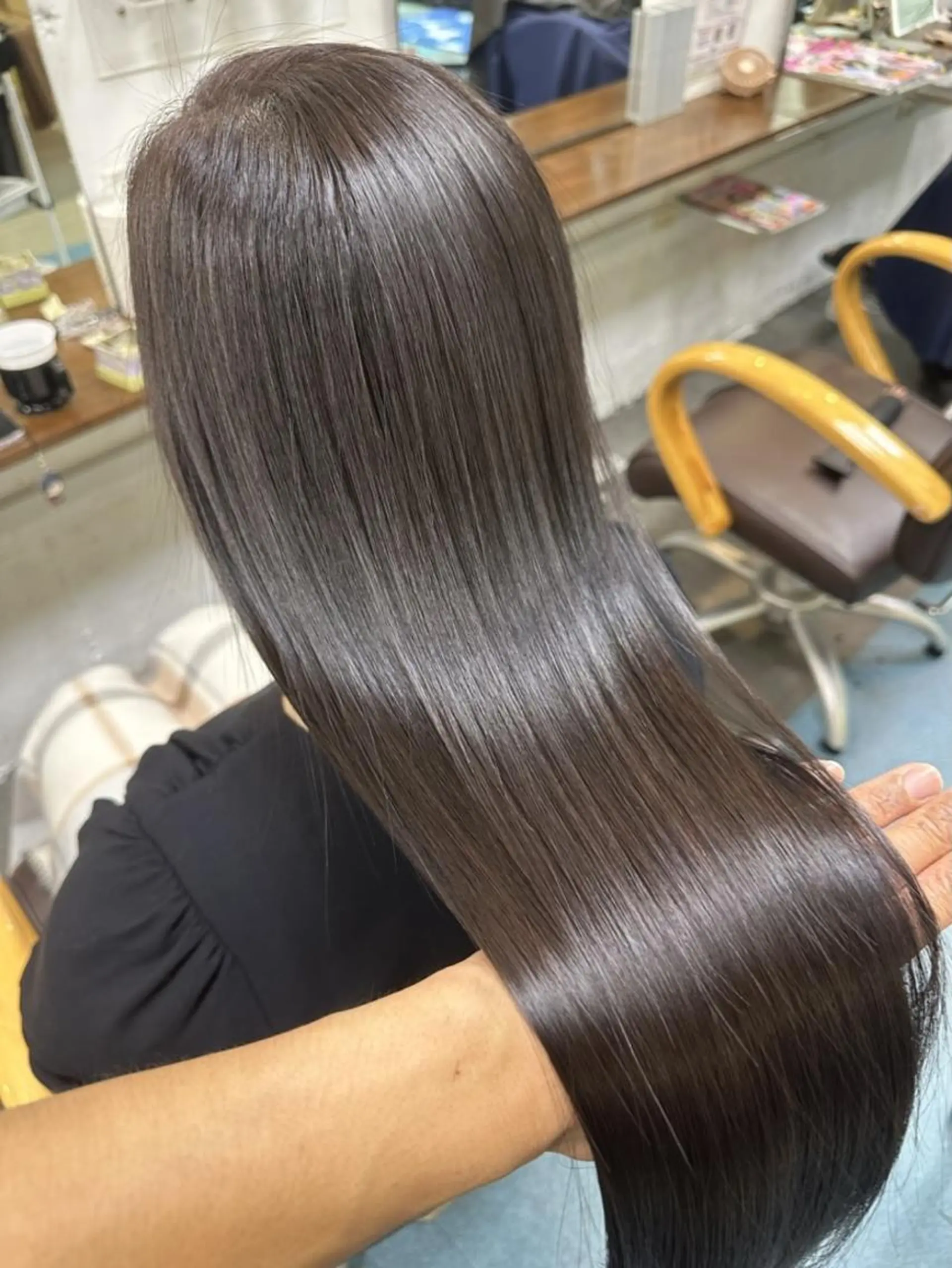 カラー ロング 髪質改善 根本 愛優のヘアスタイル