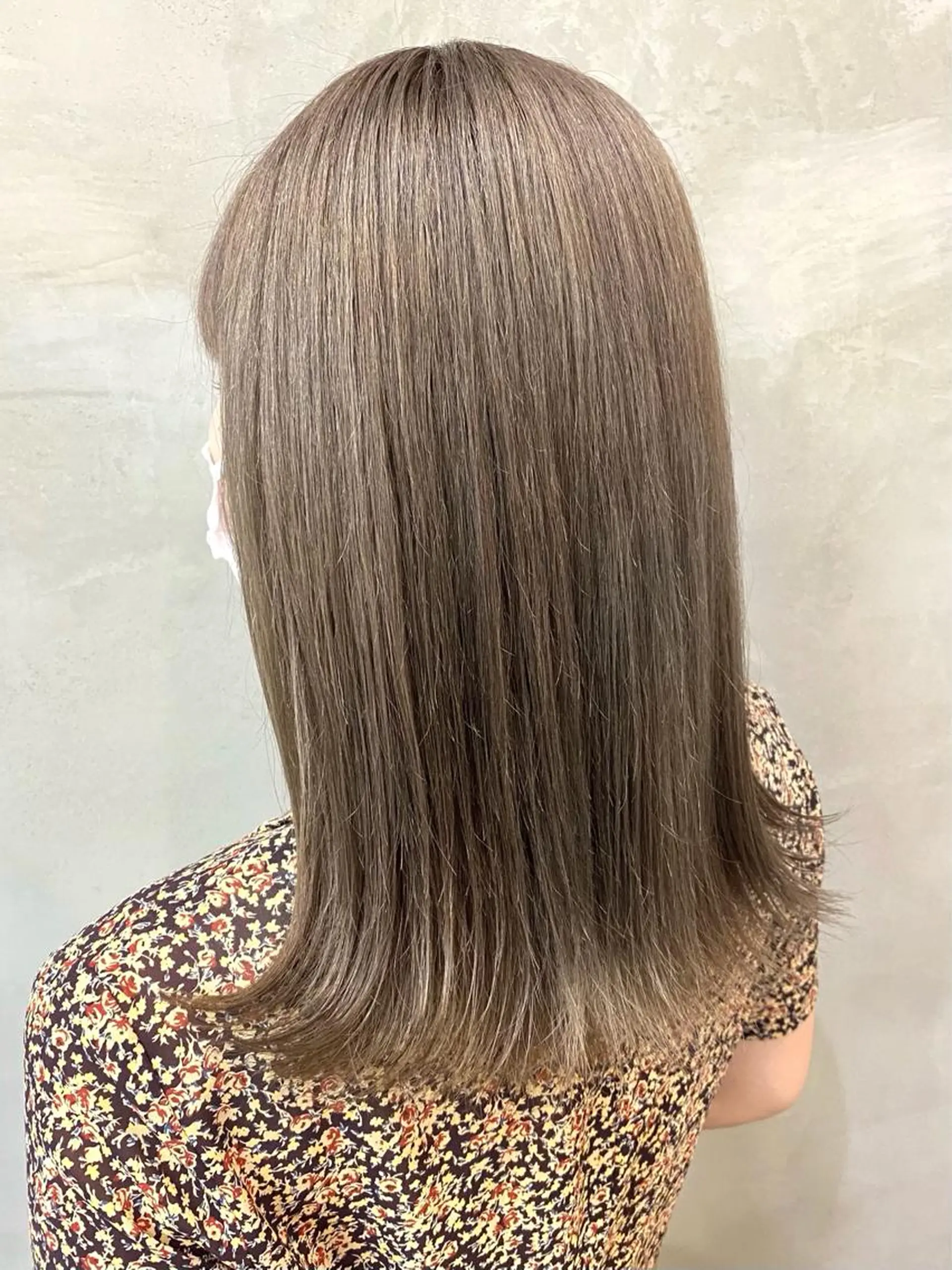 セミロング カラー ブリーチ グレージュ ミルクティーグレージュ カット ヘアカラー トリートメント pesca 長町南店 OIKAWAのヘアスタイル