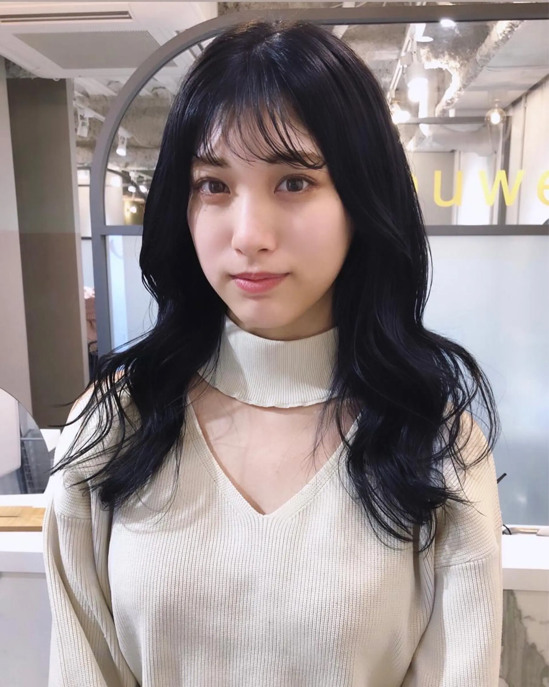 ロング カラー ヘアアレンジ 関谷 あいみのヘアスタイル