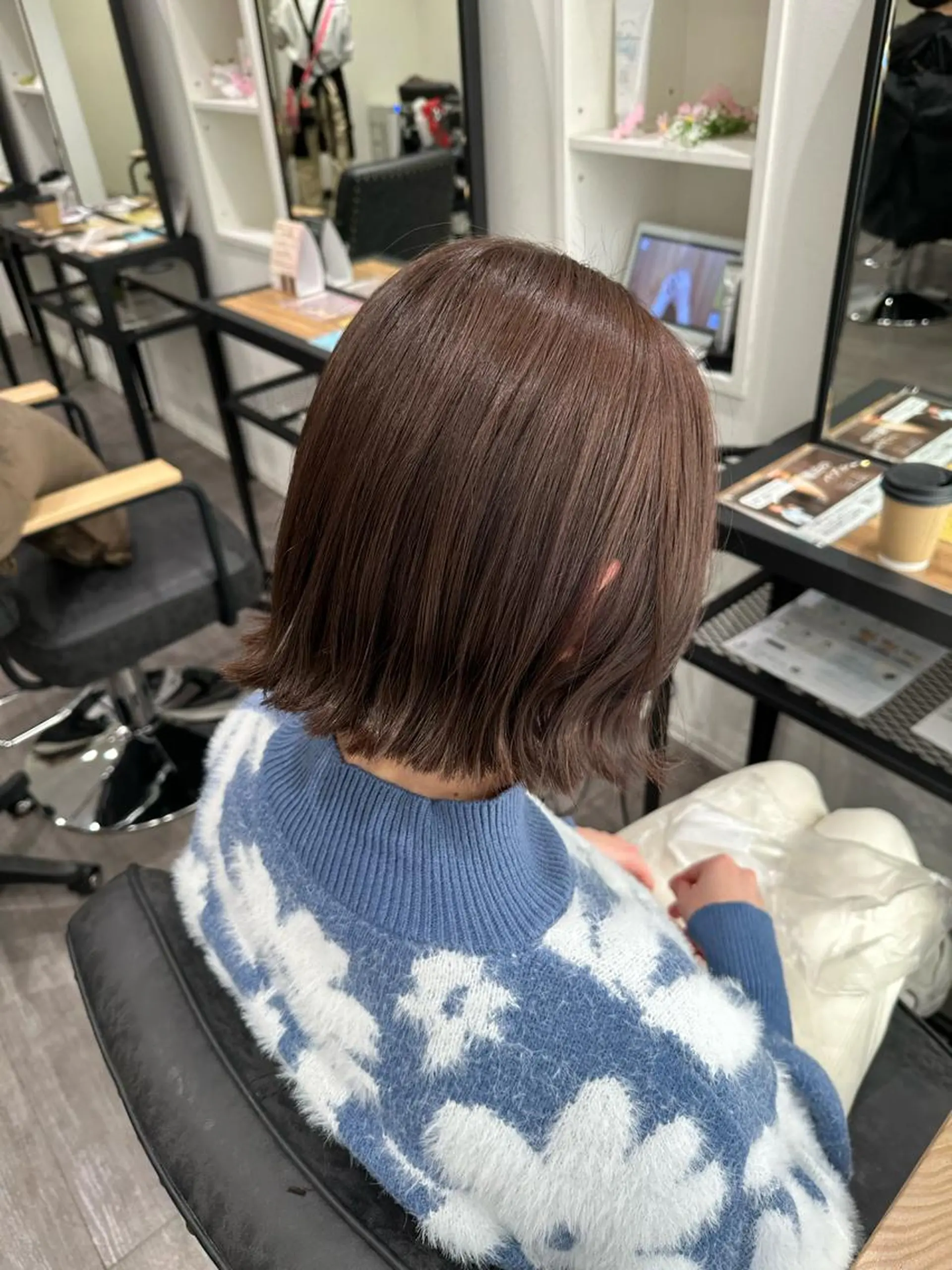 ミディアム カラー グレージュ オリーブグレージュ オリーブグレー 上田 紗也のヘアスタイル
