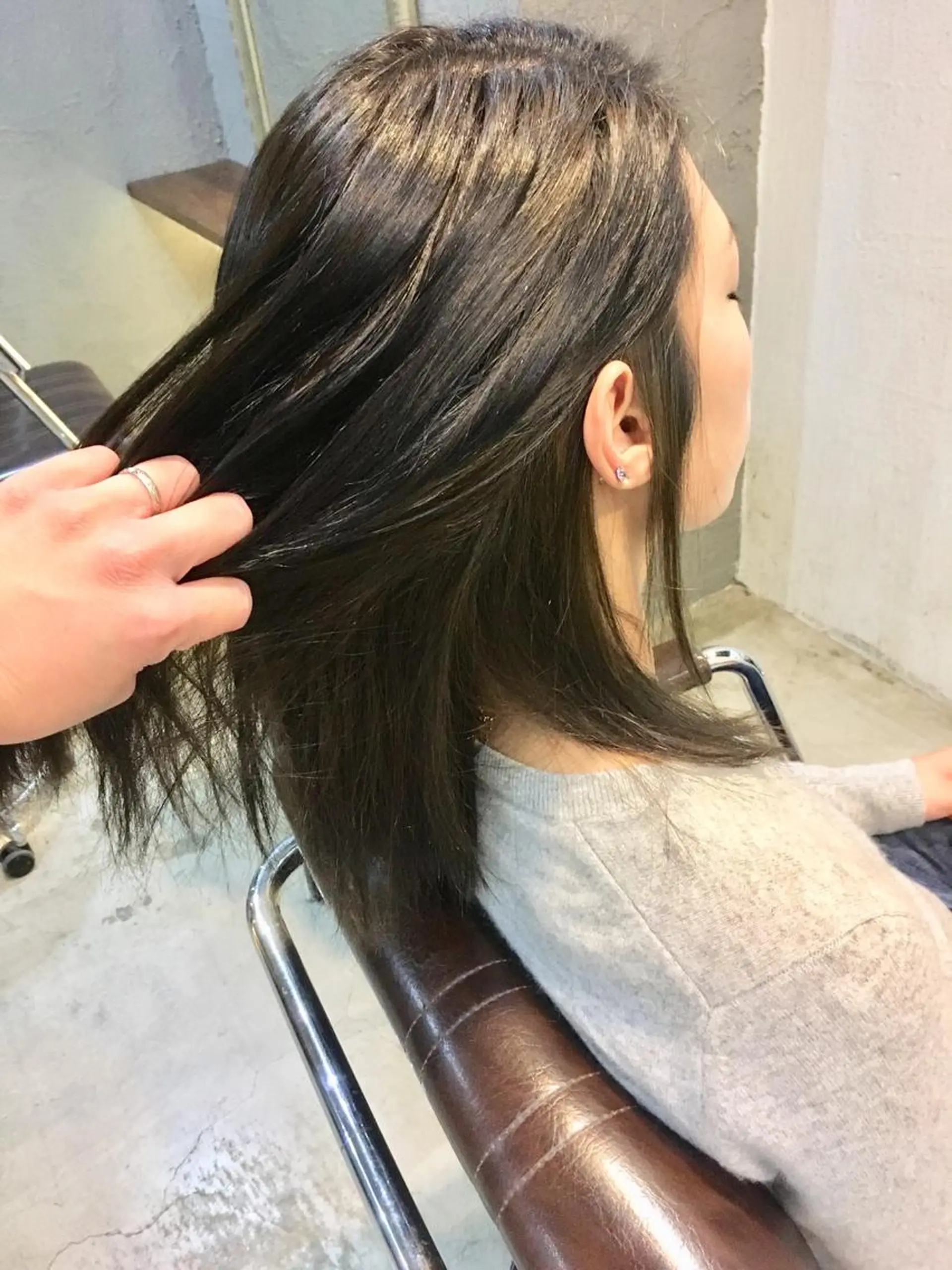 ロング カラー ヘアアレンジ ブリーチ デザインカラー インナーカラー ブリーチなしカラー ヘアカラー トリートメント 桜田 修未のヘアスタイル