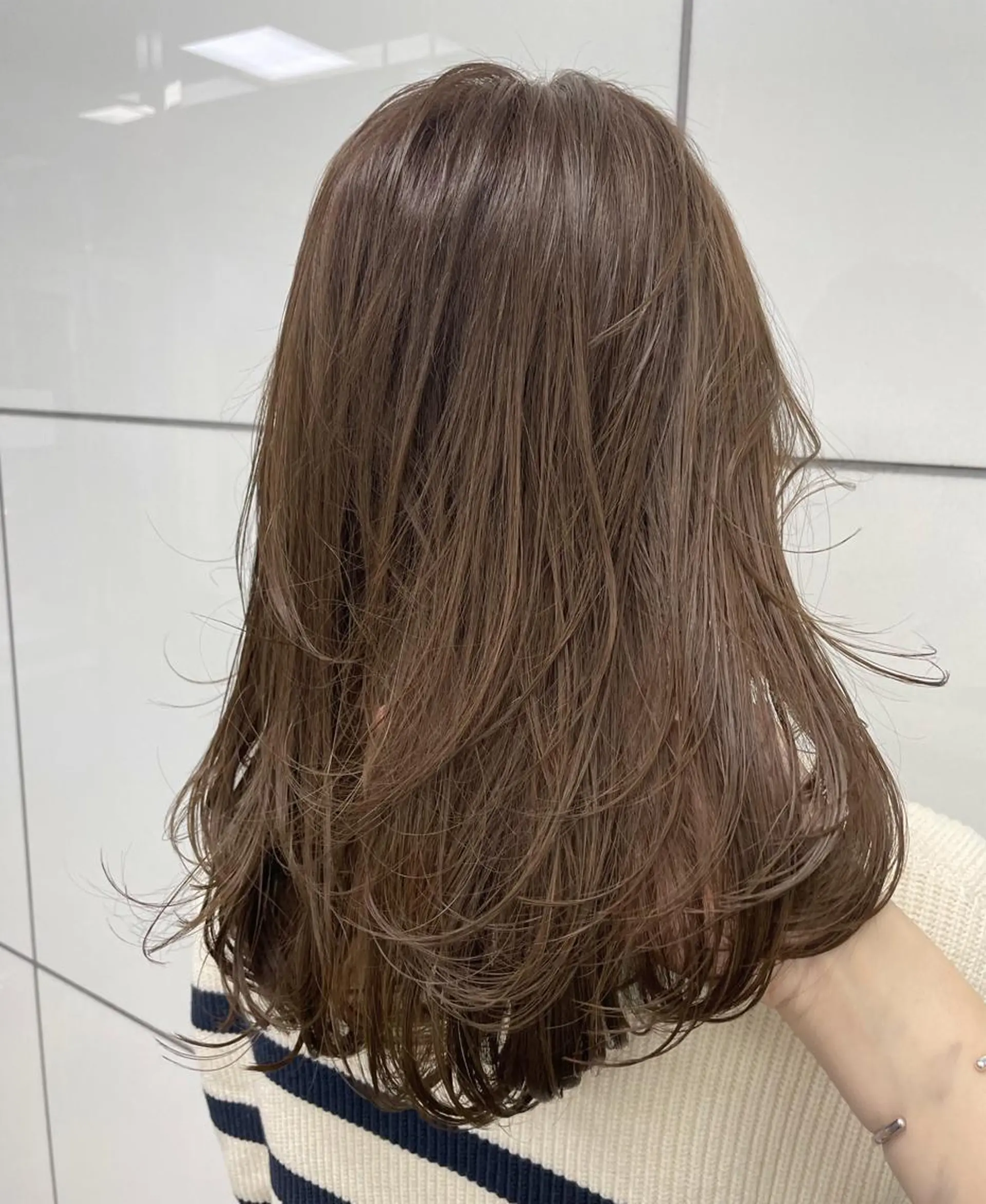 セミロング 髪質改善カラー 🫧川井麻由のヘアスタイル
