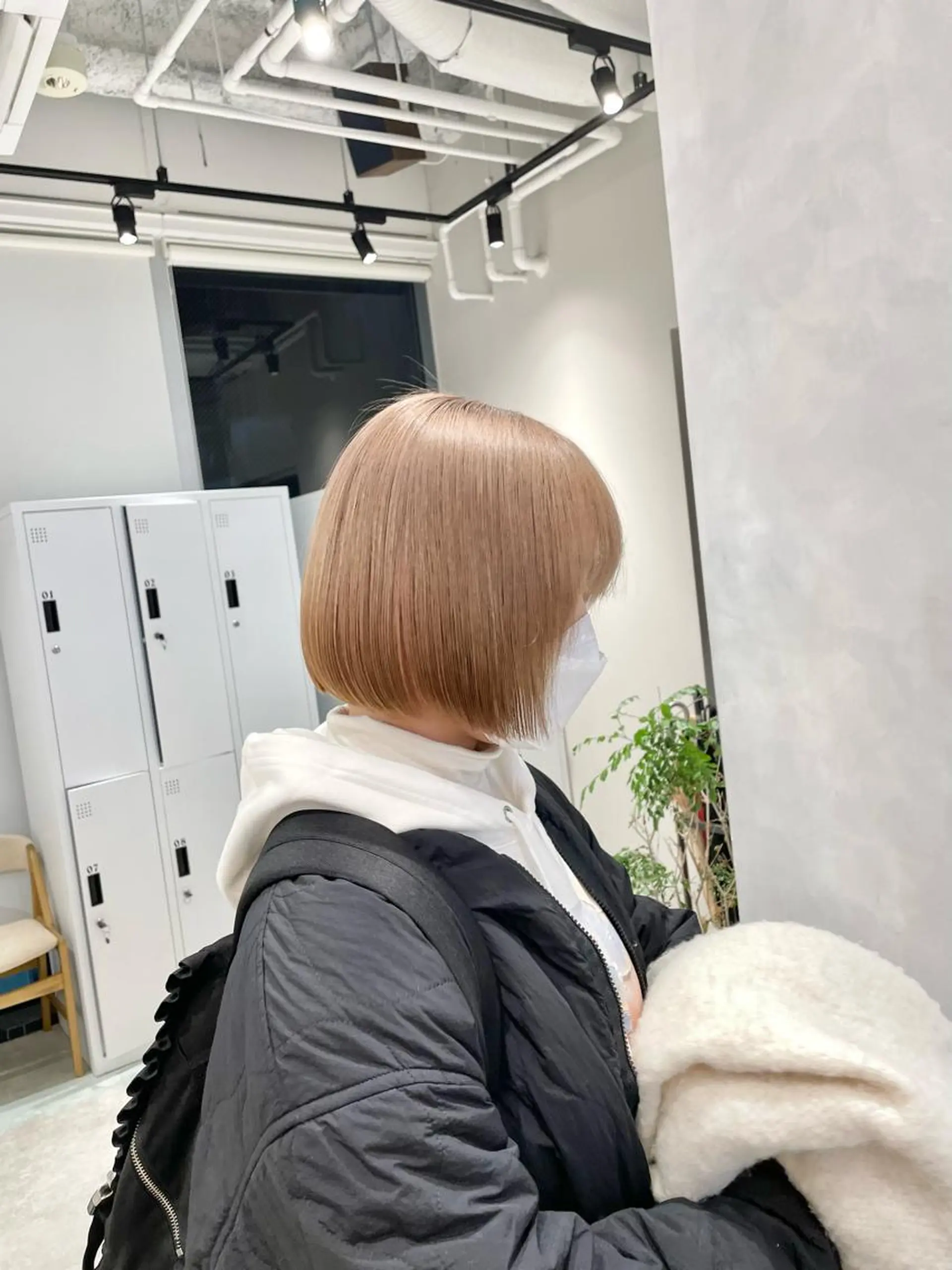 ショート カラー ベージュカラー ミルクティーベージュ meme原宿所属・ブロンド・ハイトーン ／遠藤将太のヘアスタイル