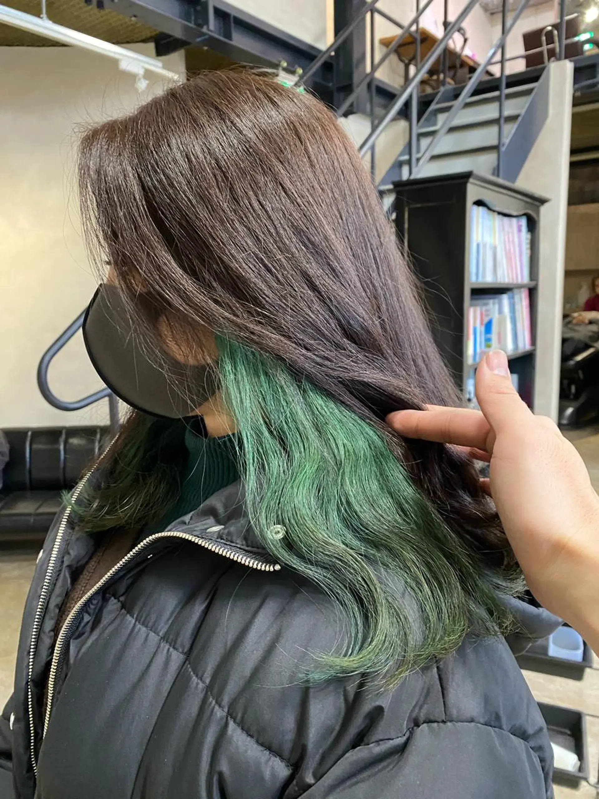 セミロング カラー ブリーチ インナーカラー ヘアカラー ALLY（アリー）所属・ミニモお気に入り数 No.1宍戸雄弥のヘアスタイル