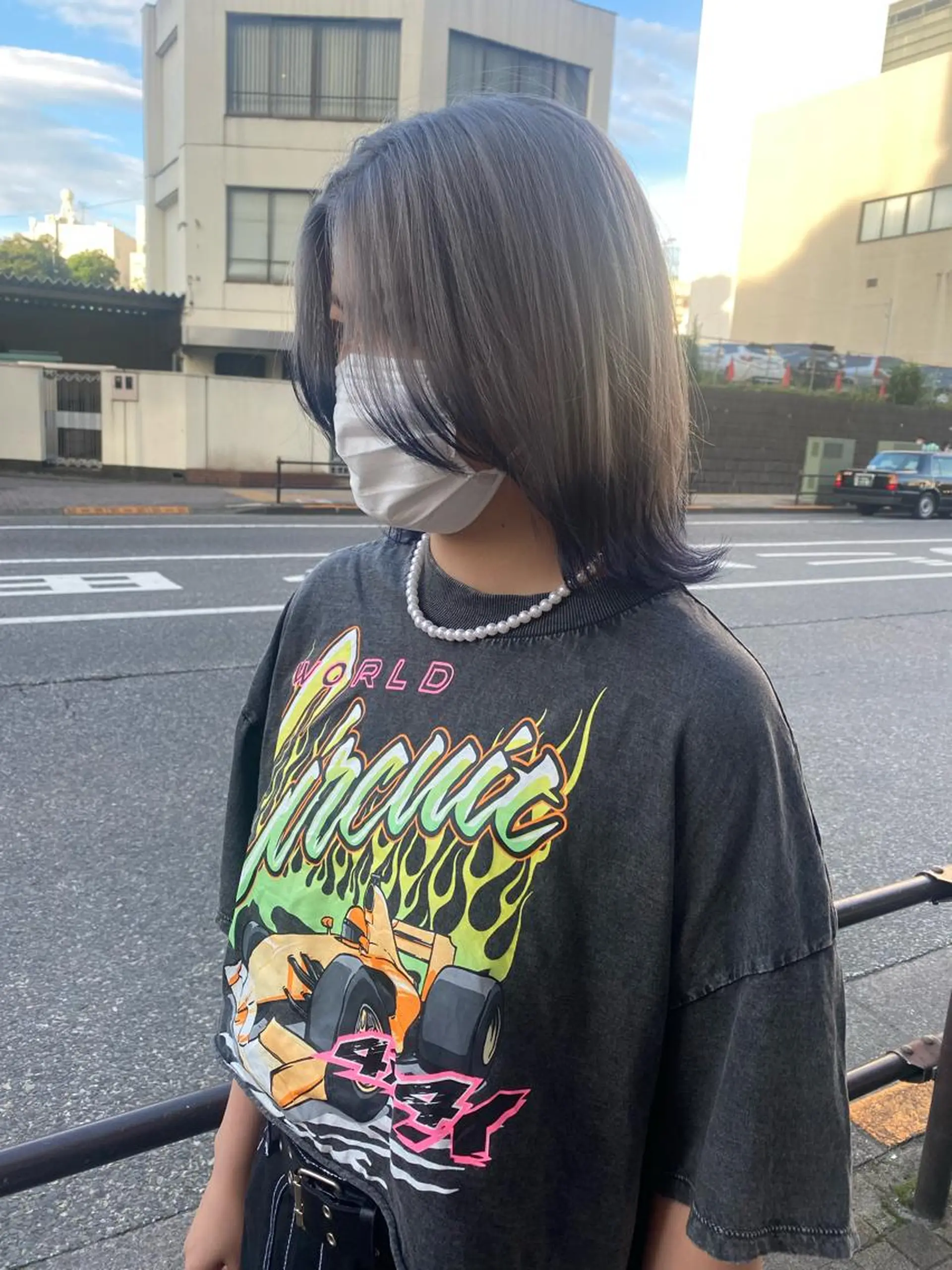 ミディアム カラー 黒髪 デザインカラー シルバー 遠藤沙也加 /レイヤーカットのヘアスタイル