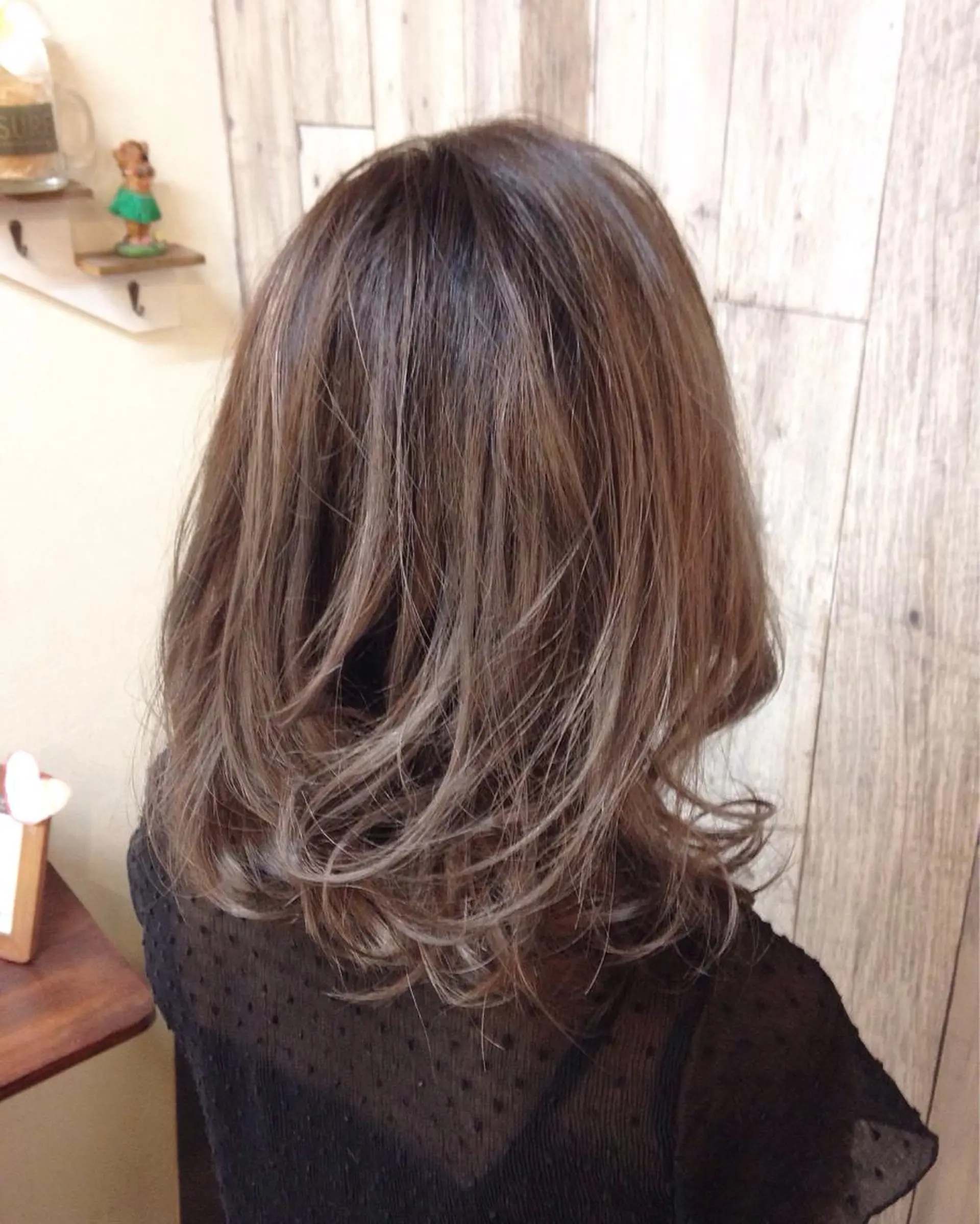 ミディアム カラー バレイヤージュ レイヤーカット 泉 大基のヘアスタイル