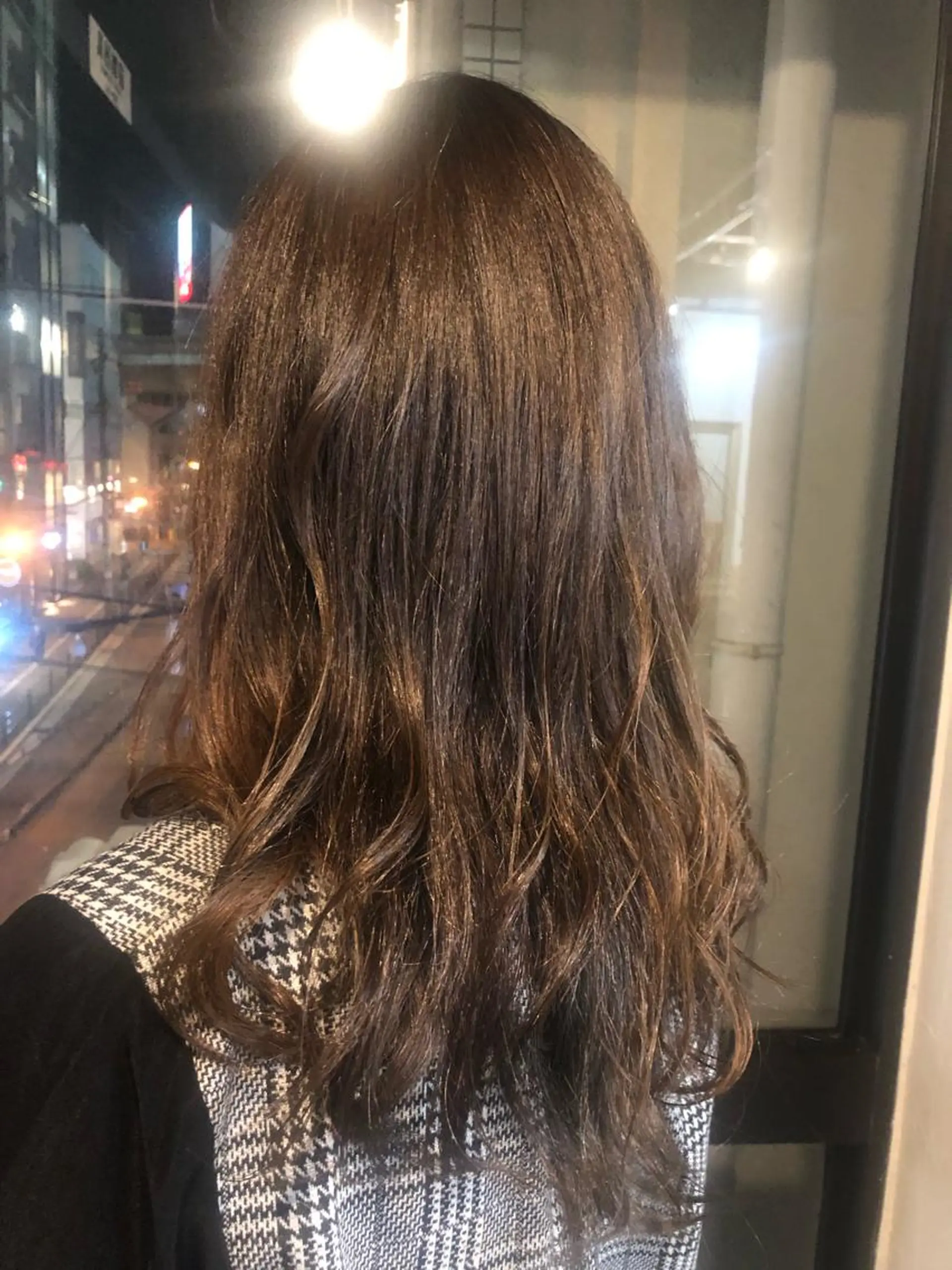 セミロング カラー 髪質改善＆ブリーチ 伊勢　祐一郎のヘアスタイル