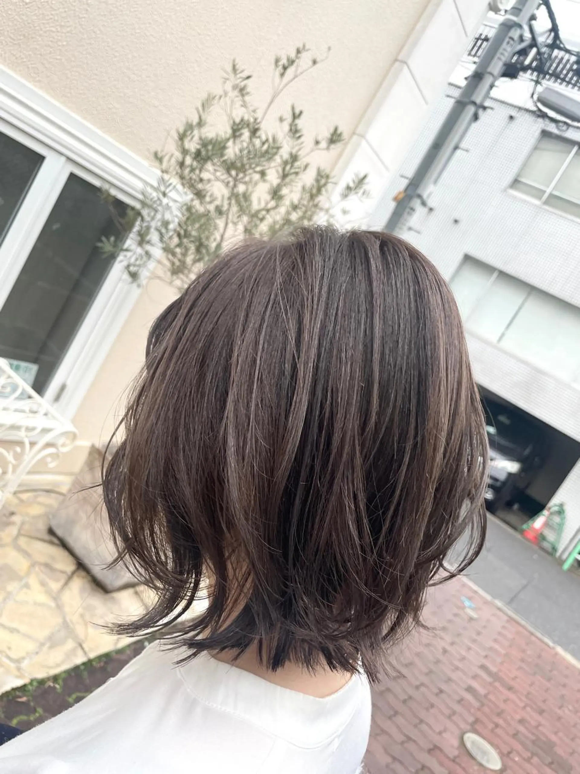 ショート カラー ベージュカラー グレージュ ハイライトカラー ボブ ハイライト カット ヘアカラー トリートメント BEBE所属・ブリーチなし 透明感カラーKANAのヘアスタイル
