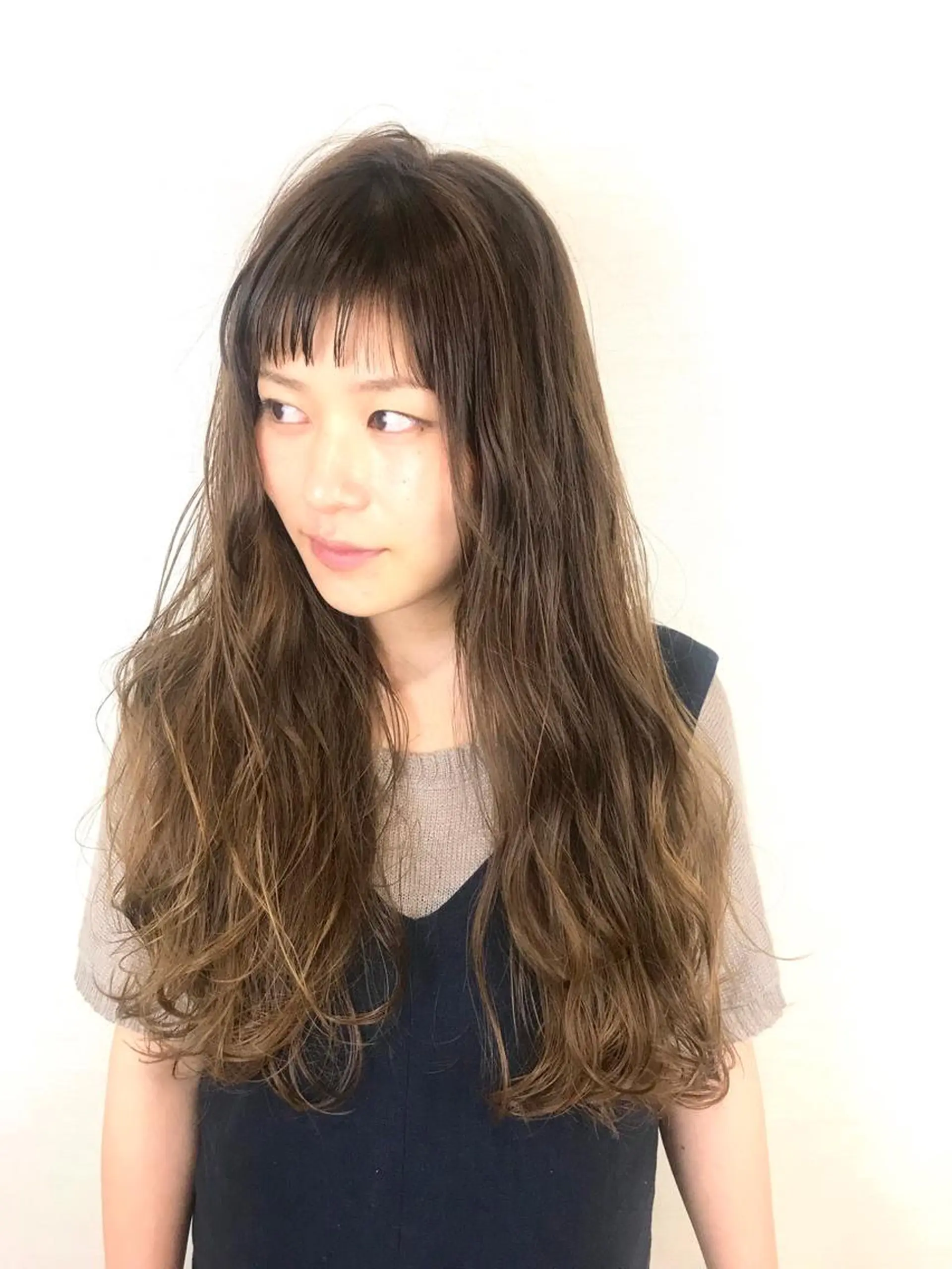 ロング カラー 韓国レイヤーカット/ ダブルカラーのヘアスタイル