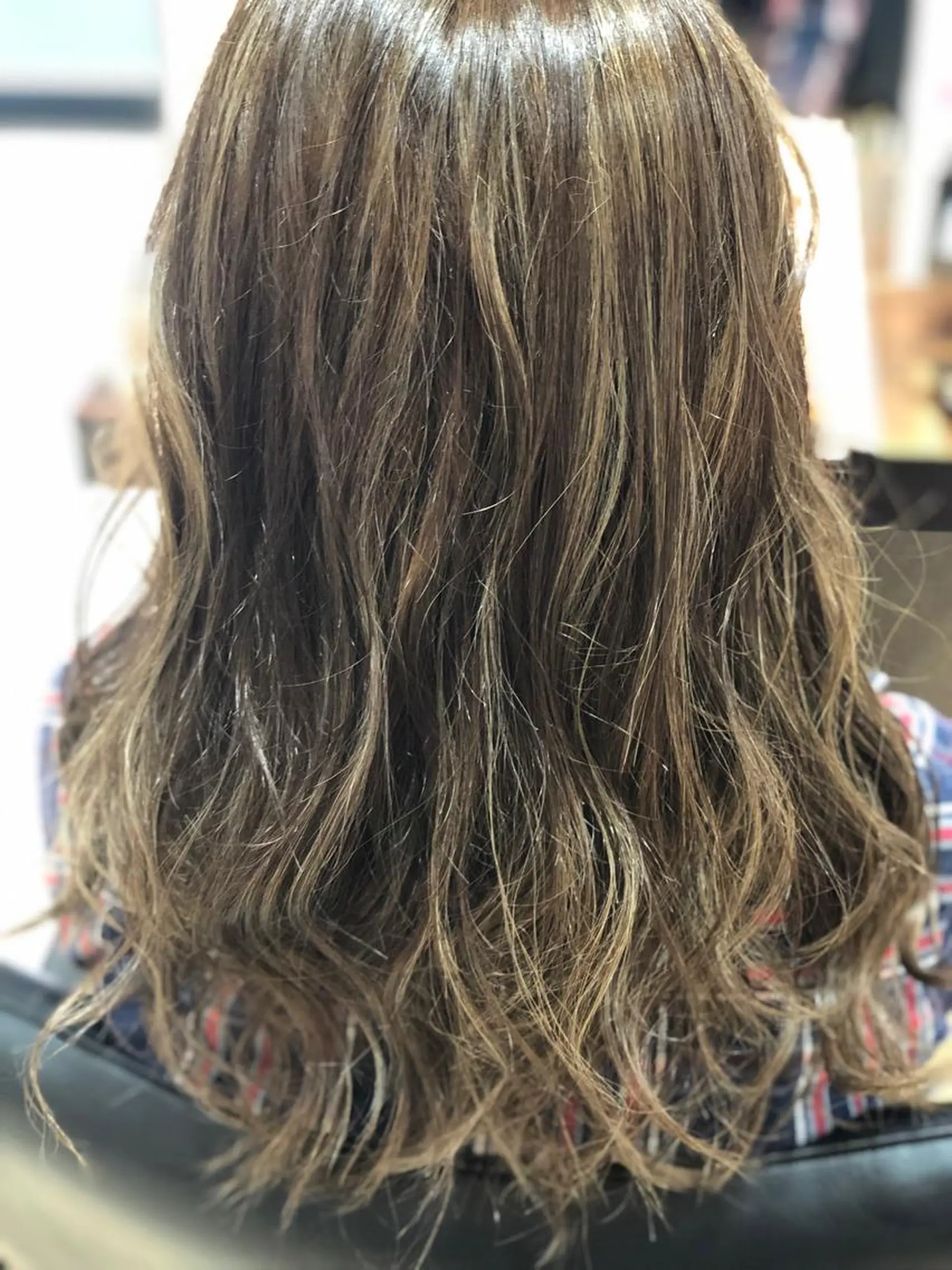 セミロング ハイライト GISELAジゼラ所属・手塚 亮汰のヘアスタイル