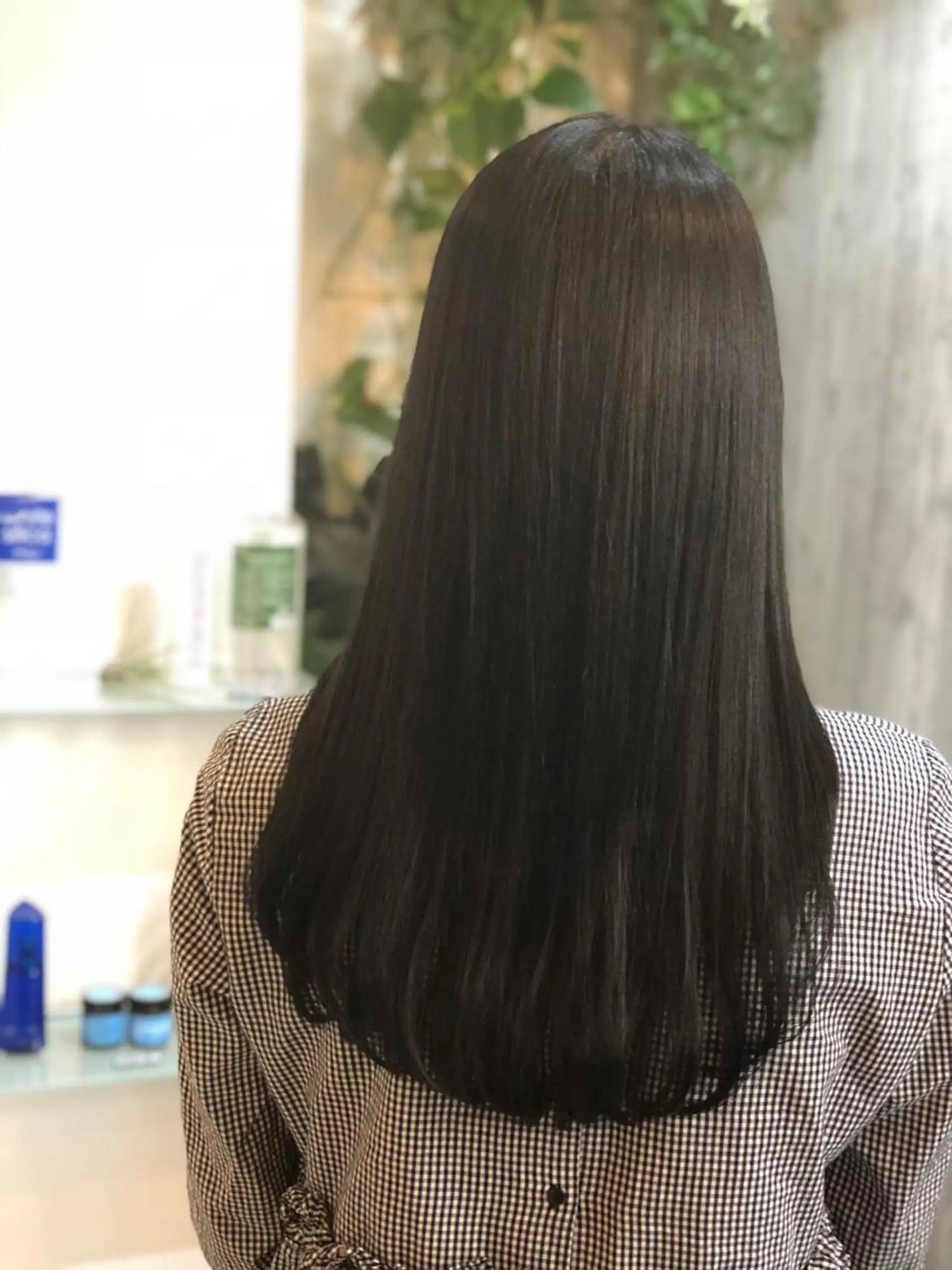 ロング カラー 黒髪 ダークグレー ヘアカラー トリートメント Clay所属・及川 祐輔のヘアスタイル