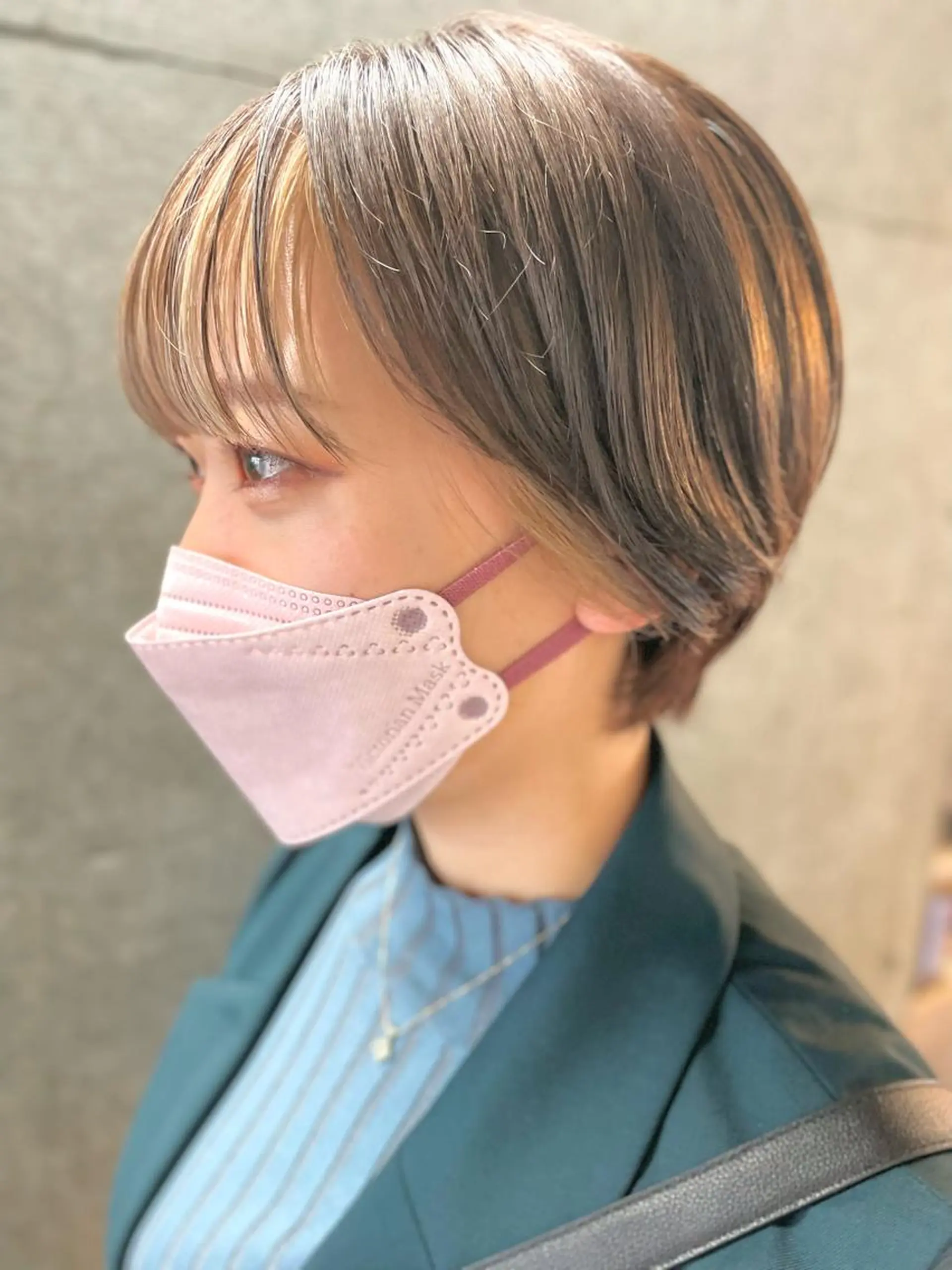 ショート アッシュ ボブ くびれヘア ハイライト レイヤーカット 表参道/髪質改善/ 透明感/遠藤良祈のヘアスタイル