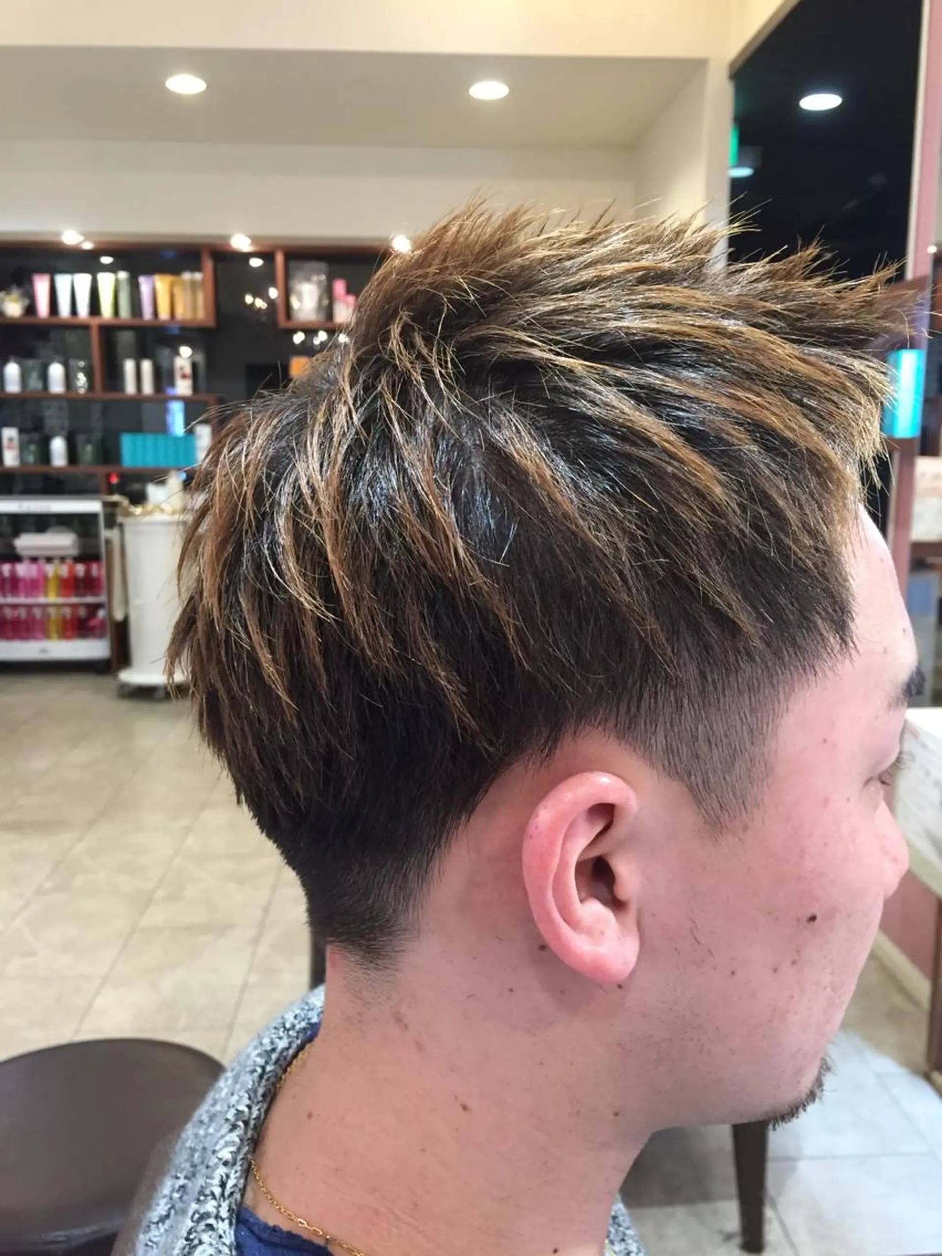 ショート カラー メンズ カット ヘアカラー 髪質改善/痛ませ ないカラー/西村航大のヘアスタイル