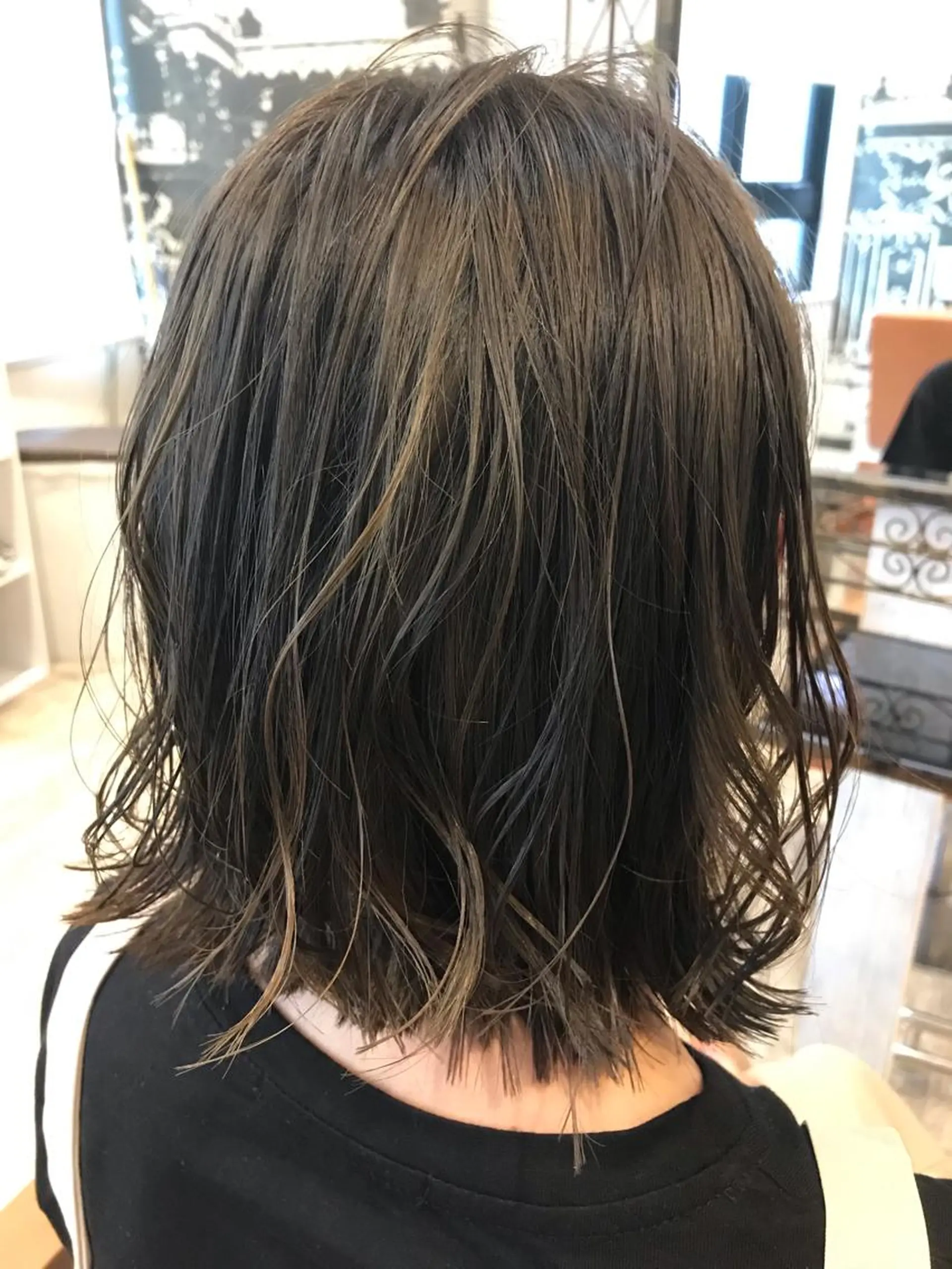 ミディアム カット ヘアカラー トリートメント CODE.LINE 静岡伝馬町所属・浦田侑希 CODE.LINEのヘアスタイル