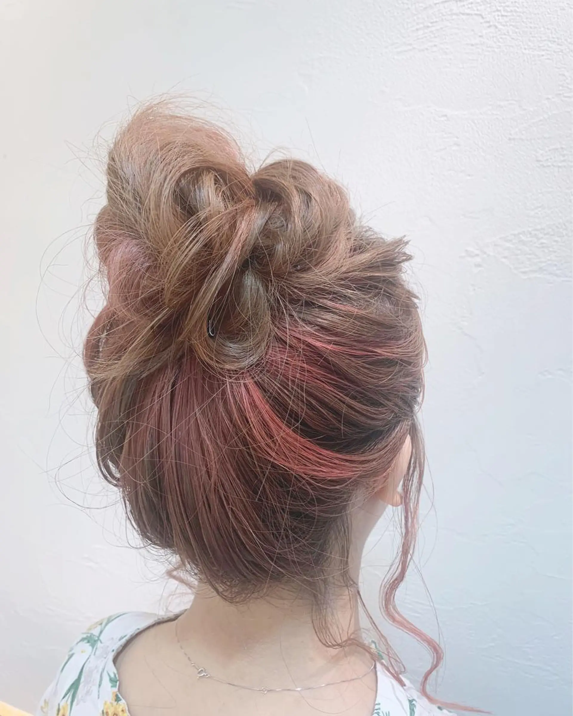 セミロング カラー ヘアアレンジ お団子ヘア ブリーチ インナーカラー if所属・大崎if ほりはるかのヘアスタイル