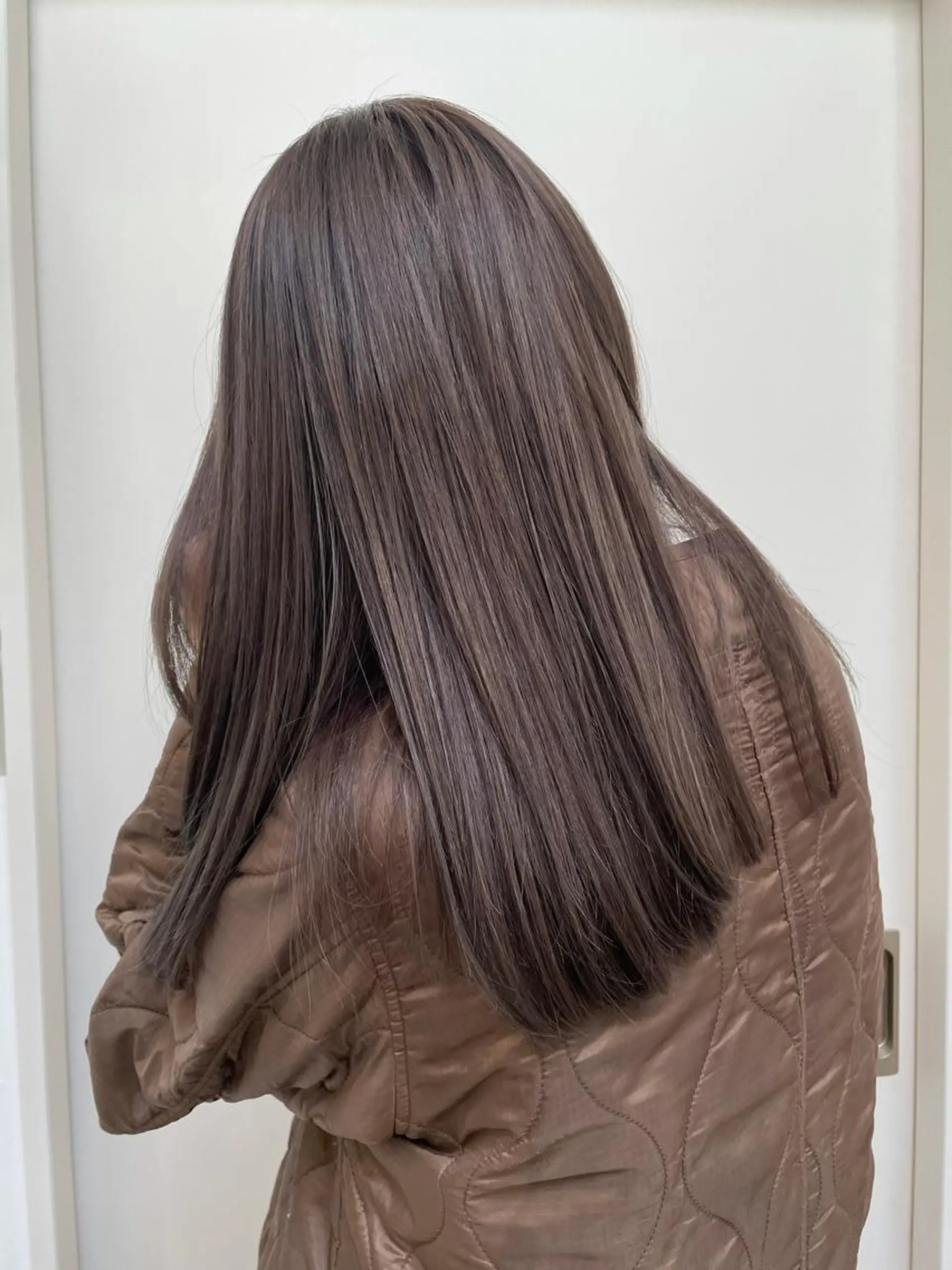 セミロング カット ヘアカラー miyu ハイトーン/レイヤーのヘアスタイル