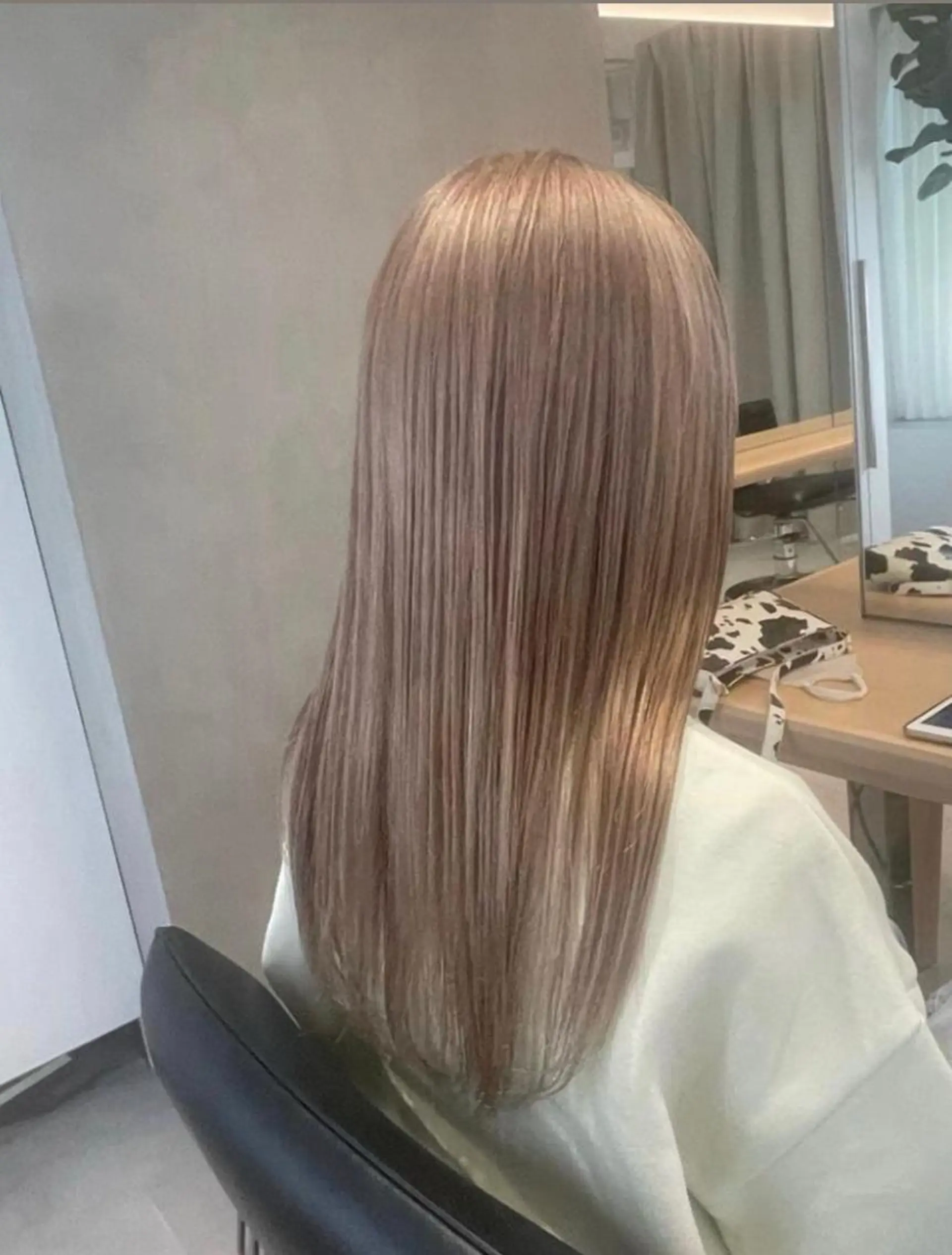 ロング カラー ヘアカラー トリートメント ヘッドスパ ヘアセット 小顔ショート✨️ RIEのヘアスタイル