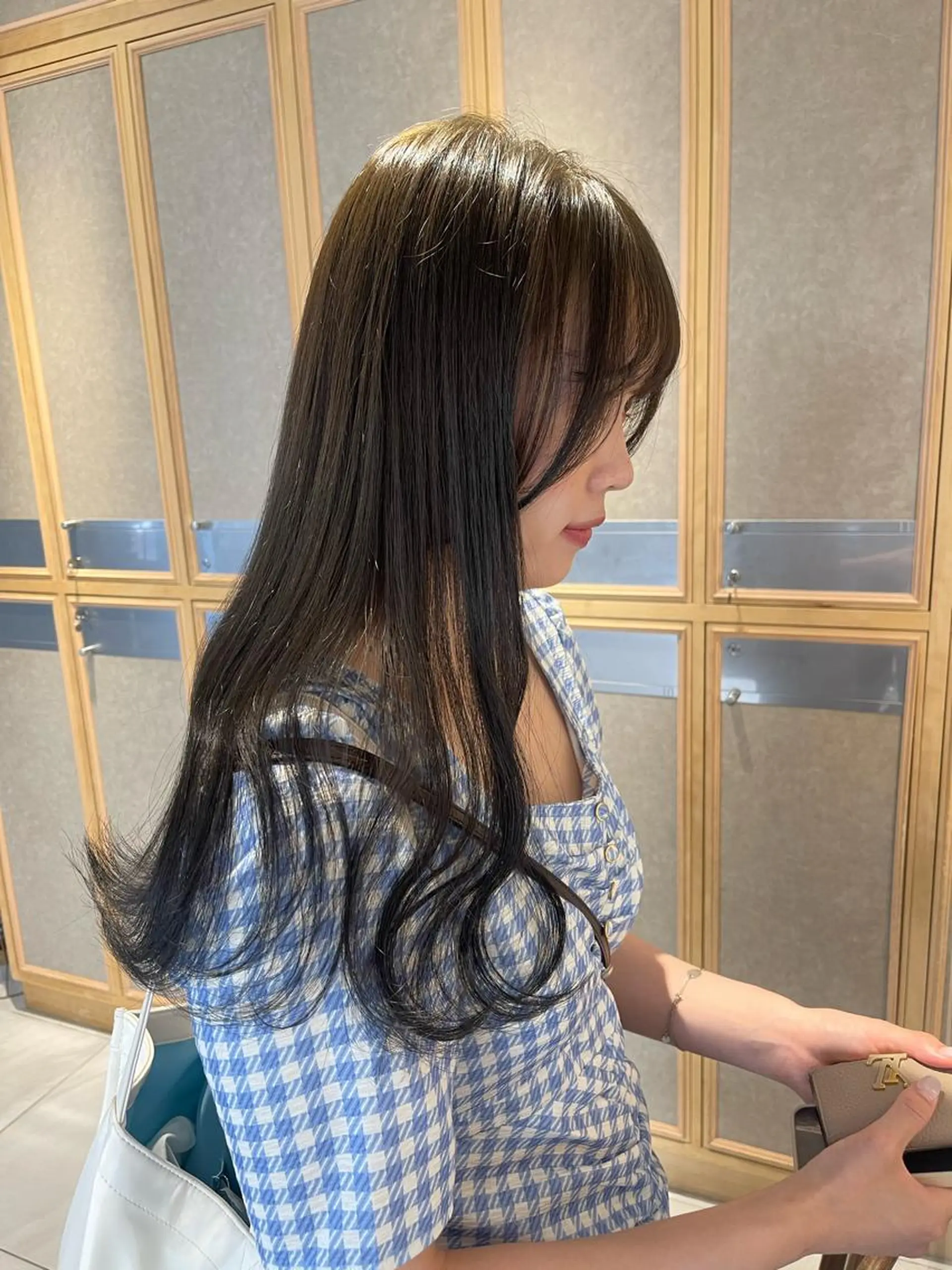 ロング カラー オリーブグレー ヘアカラー トリートメント ヘッドスパ ヘアセット ラベンダー/レイヤー カット🤎mamiのヘアスタイル