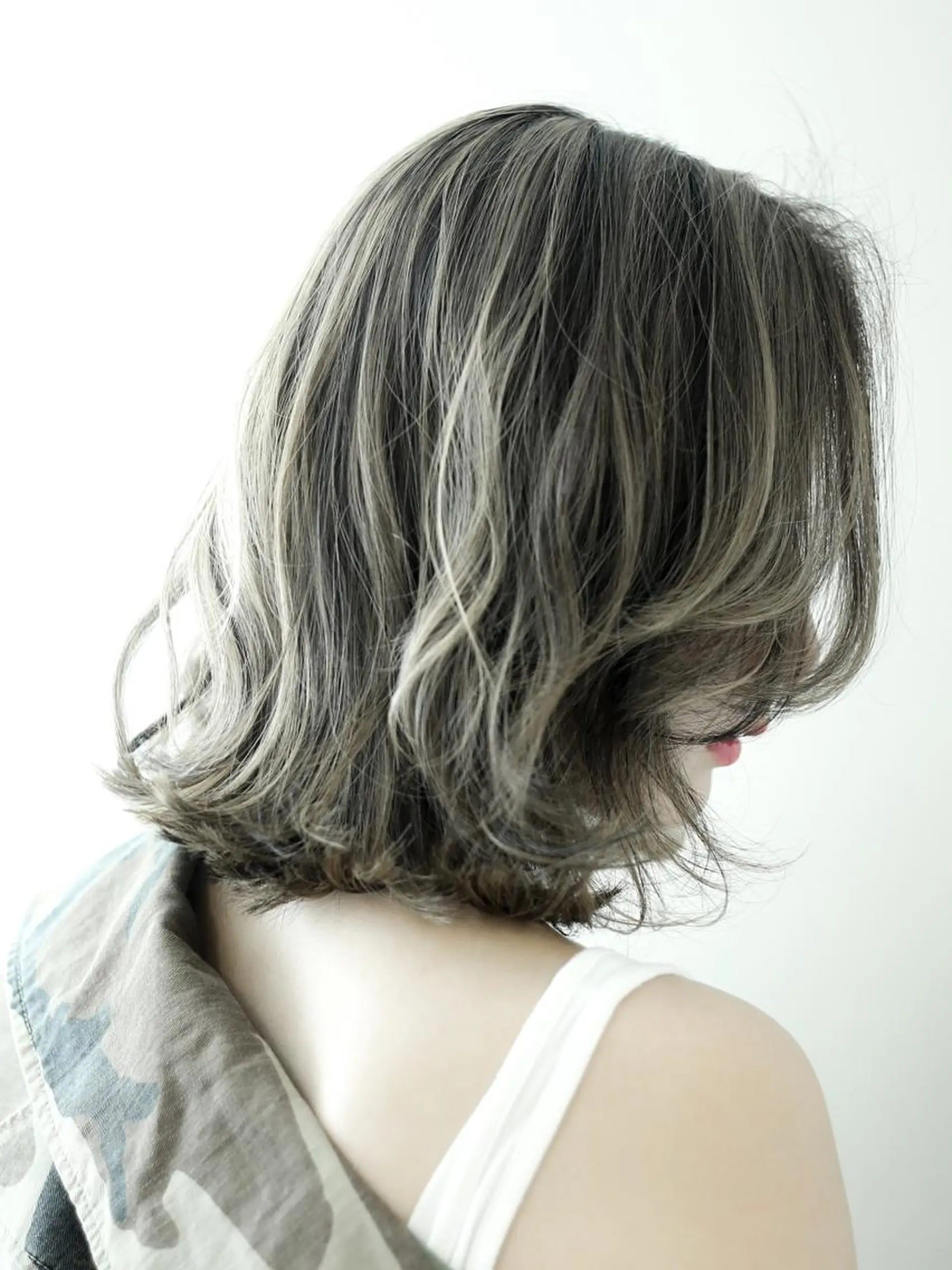 ミディアム カラー ハイライトカラー ハイライト 外ハネヘア WONK. ウォンク 心斎橋のヘアスタイル