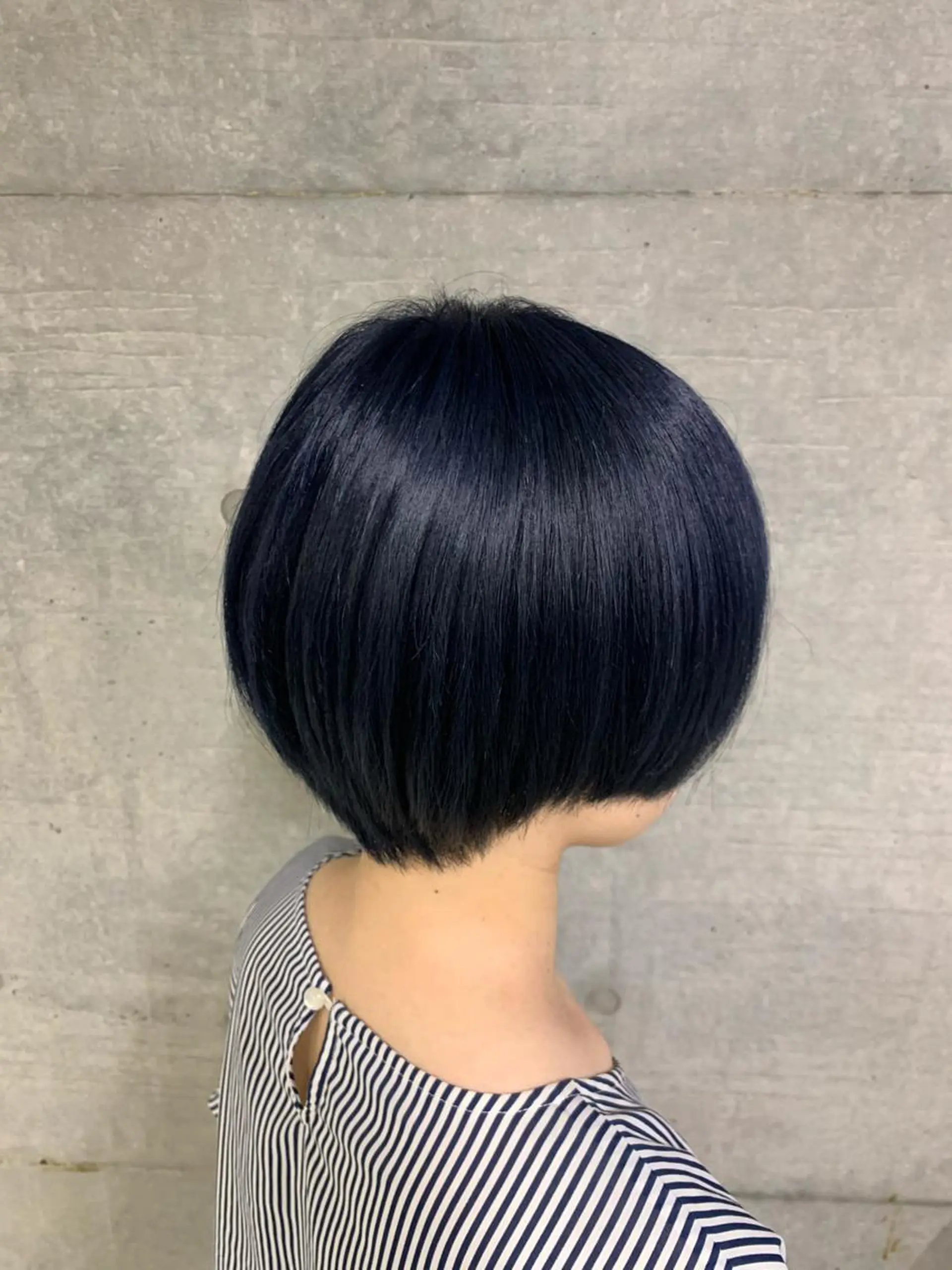 ミディアム カラー メンズ 黒髪 ネイビーカラー ヘアカラー トリートメント THE./ブリーチ 透感カラー/平成のヘアスタイル