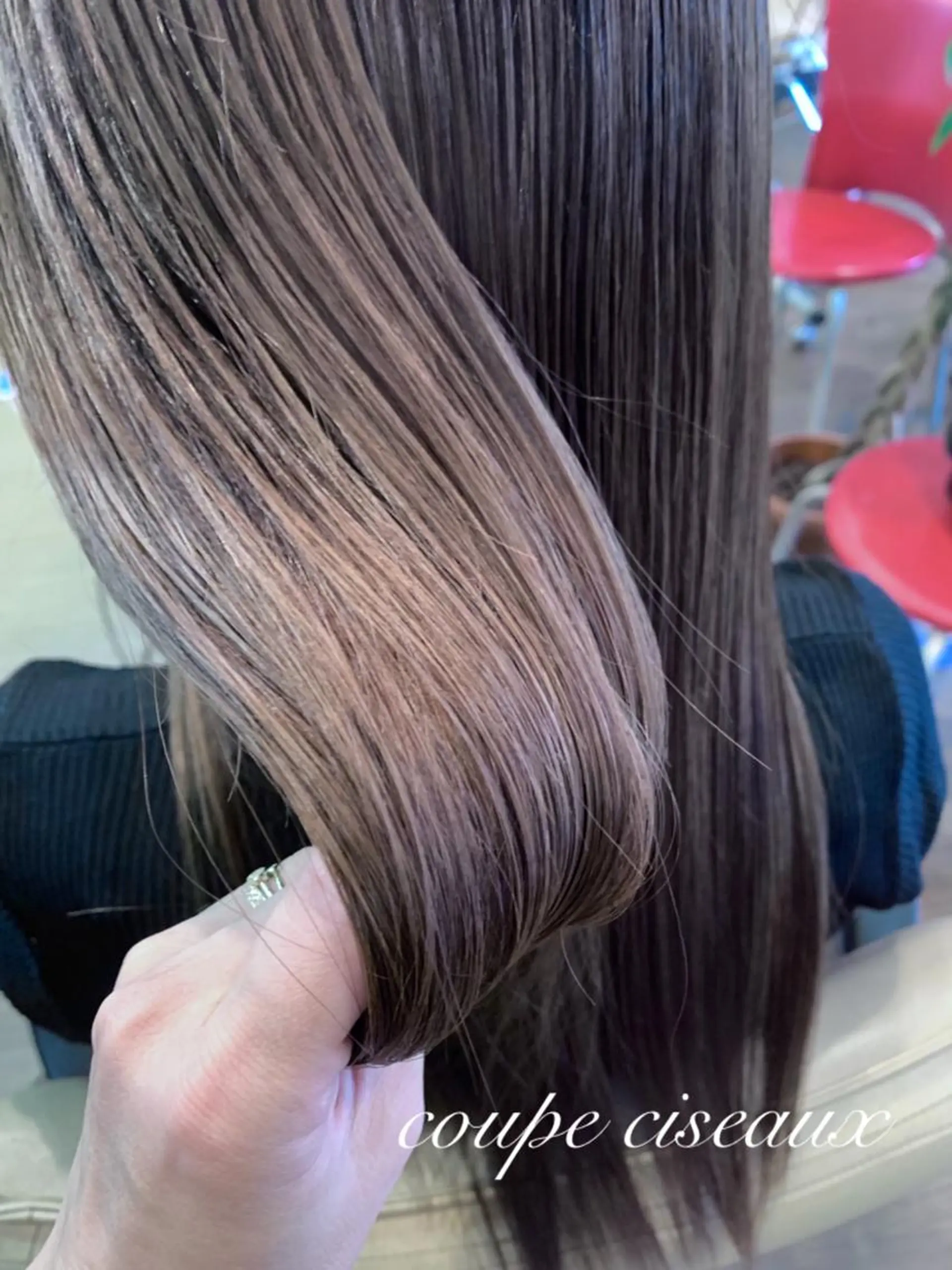ロング カラー ヘアカラー coupe ciseauxのヘアスタイル