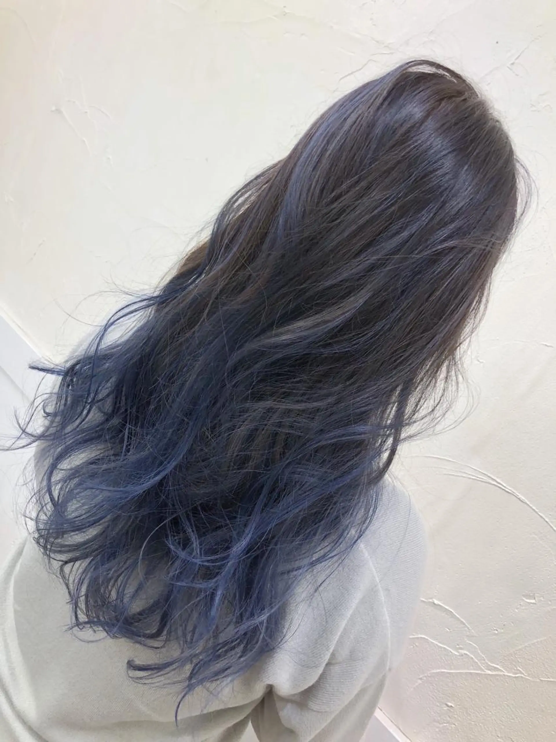 ロング カラー ブルーカラー グラデーションカラー ハイライトカラー ハイライト ヘアカラー FERNA池袋所属・マンツーマン施術✂︎ 金田尚久🎨のヘアスタイル