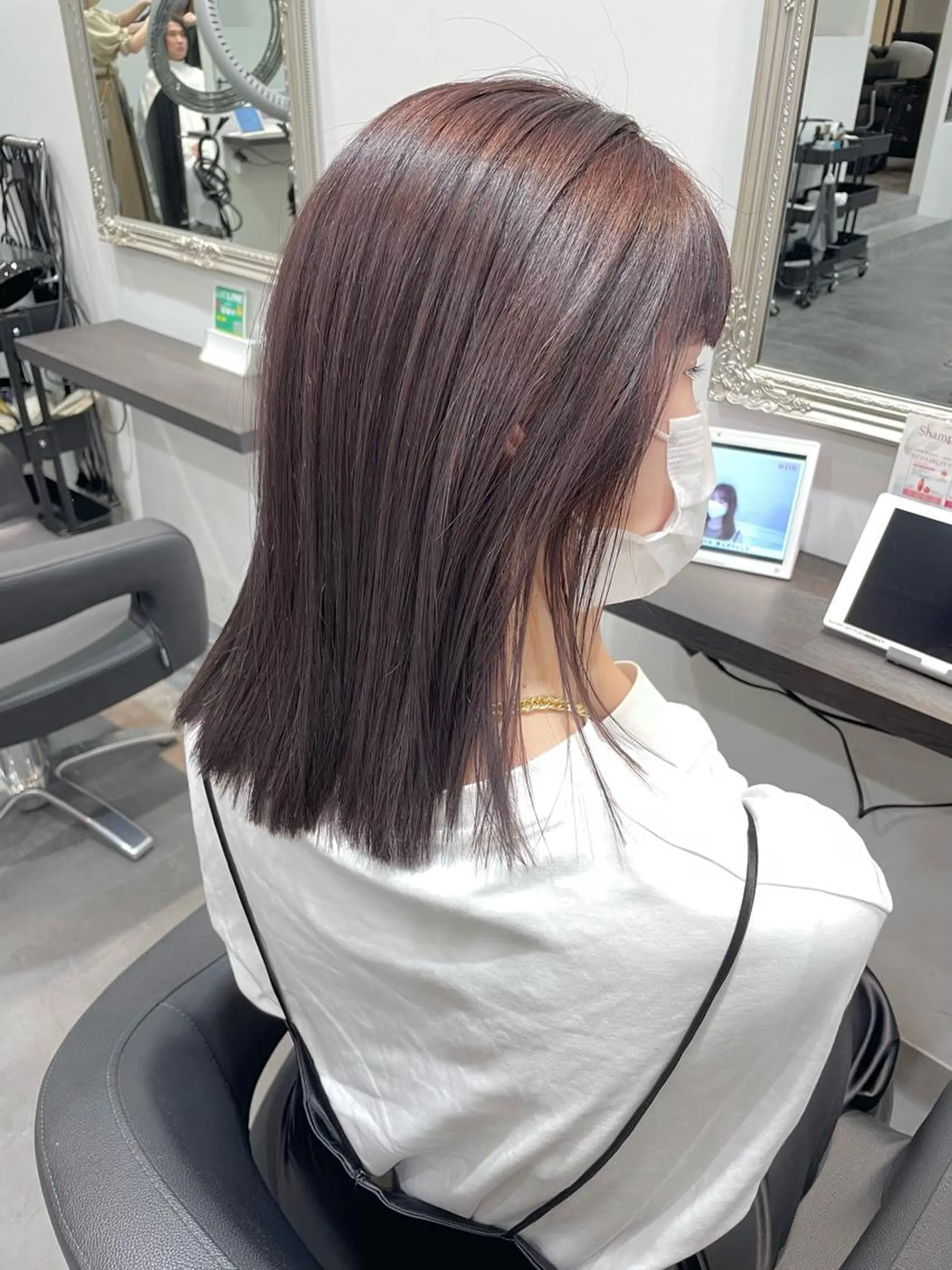 ミディアム カラー ヘアアレンジ ブリーチ ブリーチなしカラー ヘアカラー トリートメント 小倉 愛里のヘアスタイル