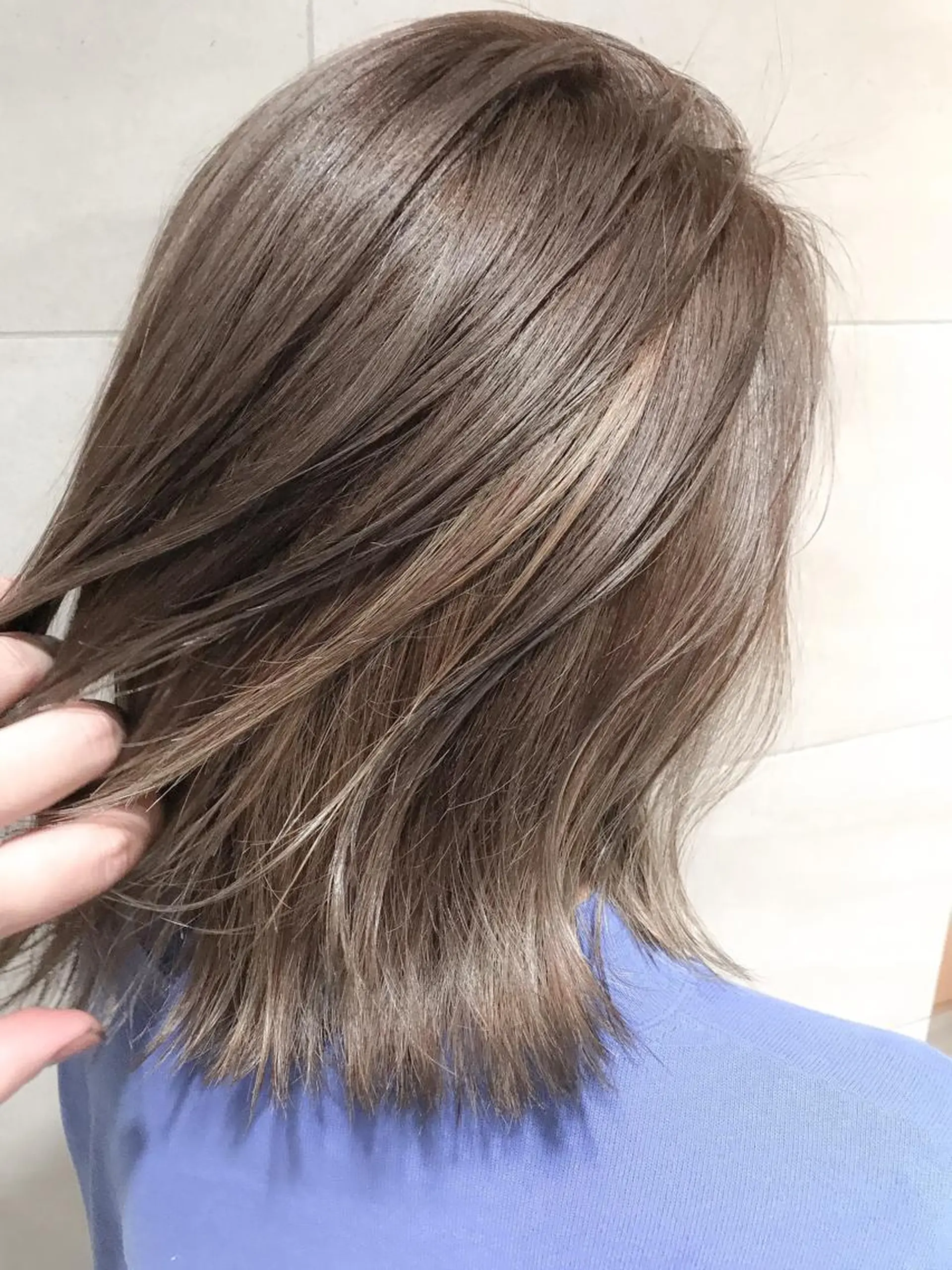 ショート カラー ベージュカラー 透明感カラー ハイライトカラー ミルクティーベージュ ハイライト ヘアカラー BOX mico.のヘアスタイル