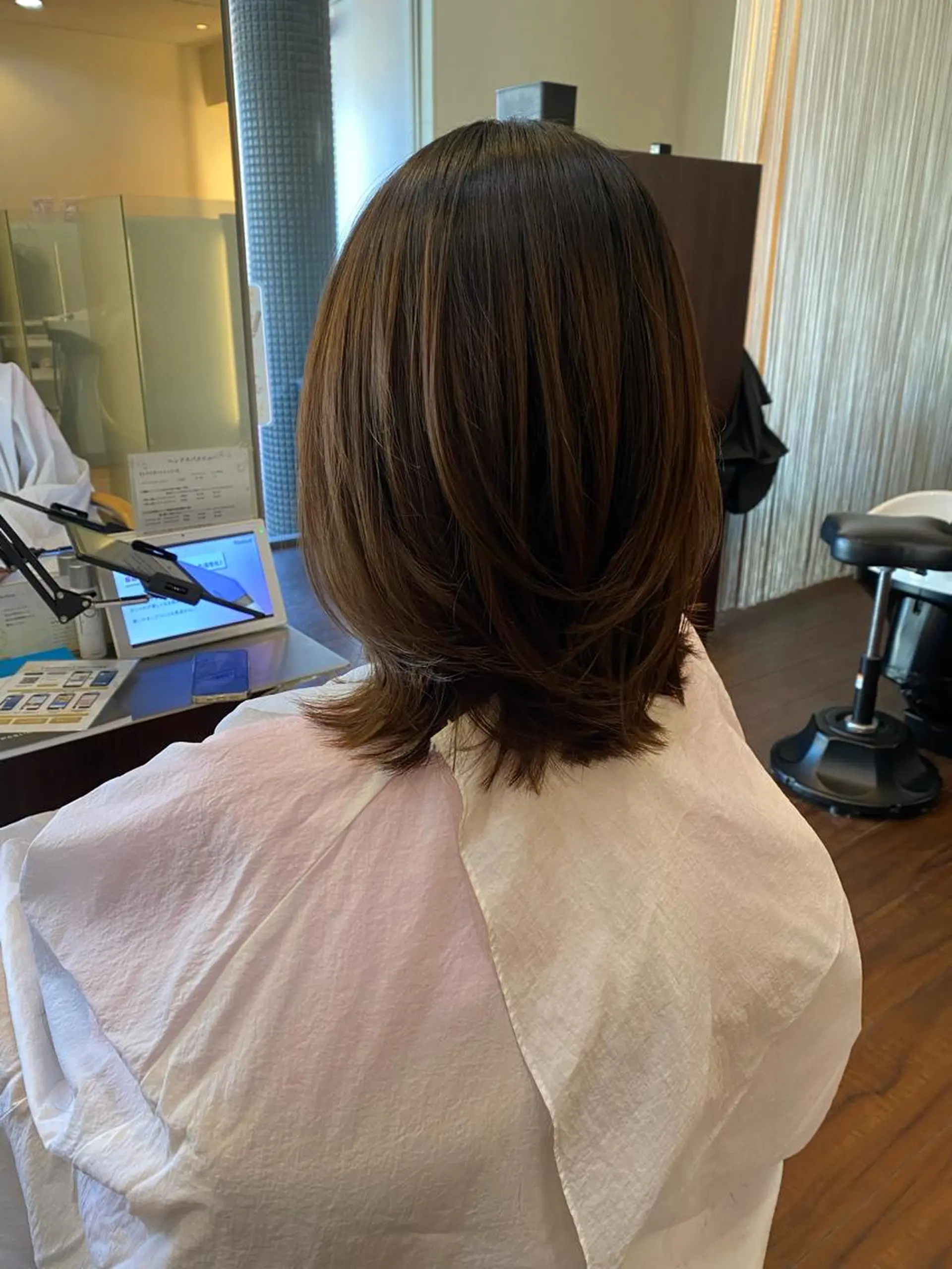 ミディアム 鈴木 千恵子のヘアスタイル