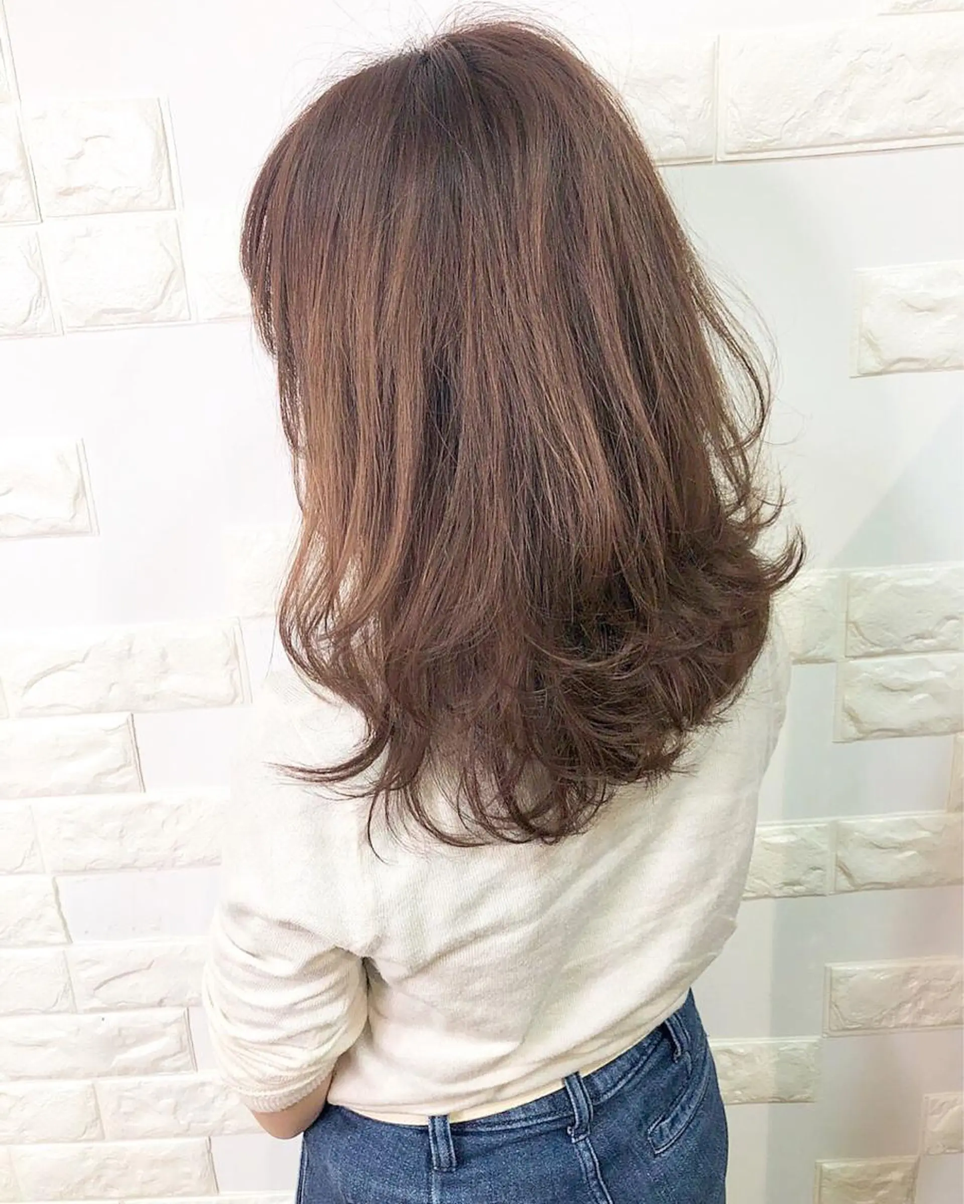 ミディアム カラー アッシュ ピンクカラー ピンクアッシュ レイヤーカット RoL by apollo所属・横浜ブリーチムラ直し 特化美容師/海崎剛史のヘアスタイル