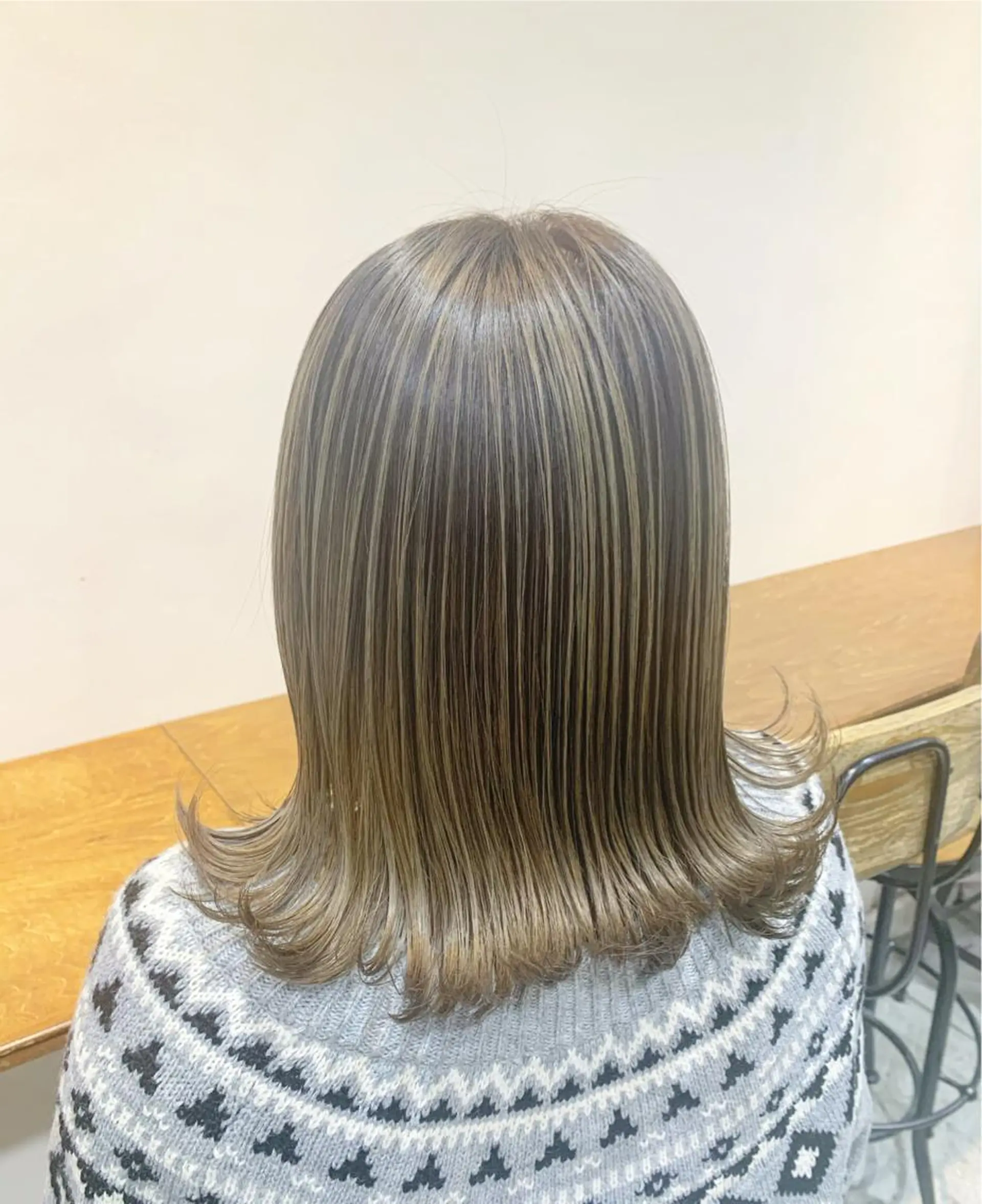 ミディアム カラー ハイトーン/レイヤー 💜Akaneのヘアスタイル