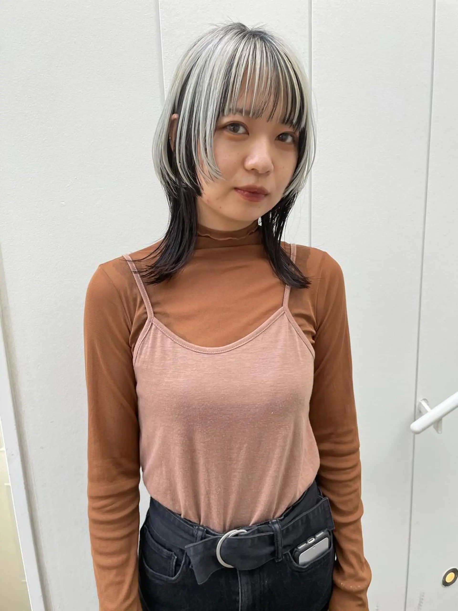 ミディアム カラー ウルフカット カット ヘアカラー トリートメント SALOWIN所属・ブリーチ🧹 ボブ✨レイヤーのヘアスタイル