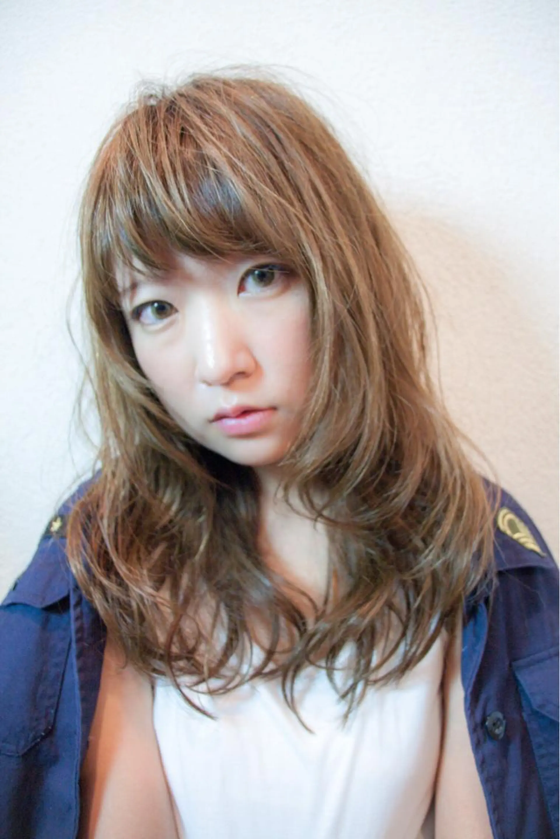 セミロング カラー グレージュ RESBORN所属・長岡 大偉のヘアスタイル