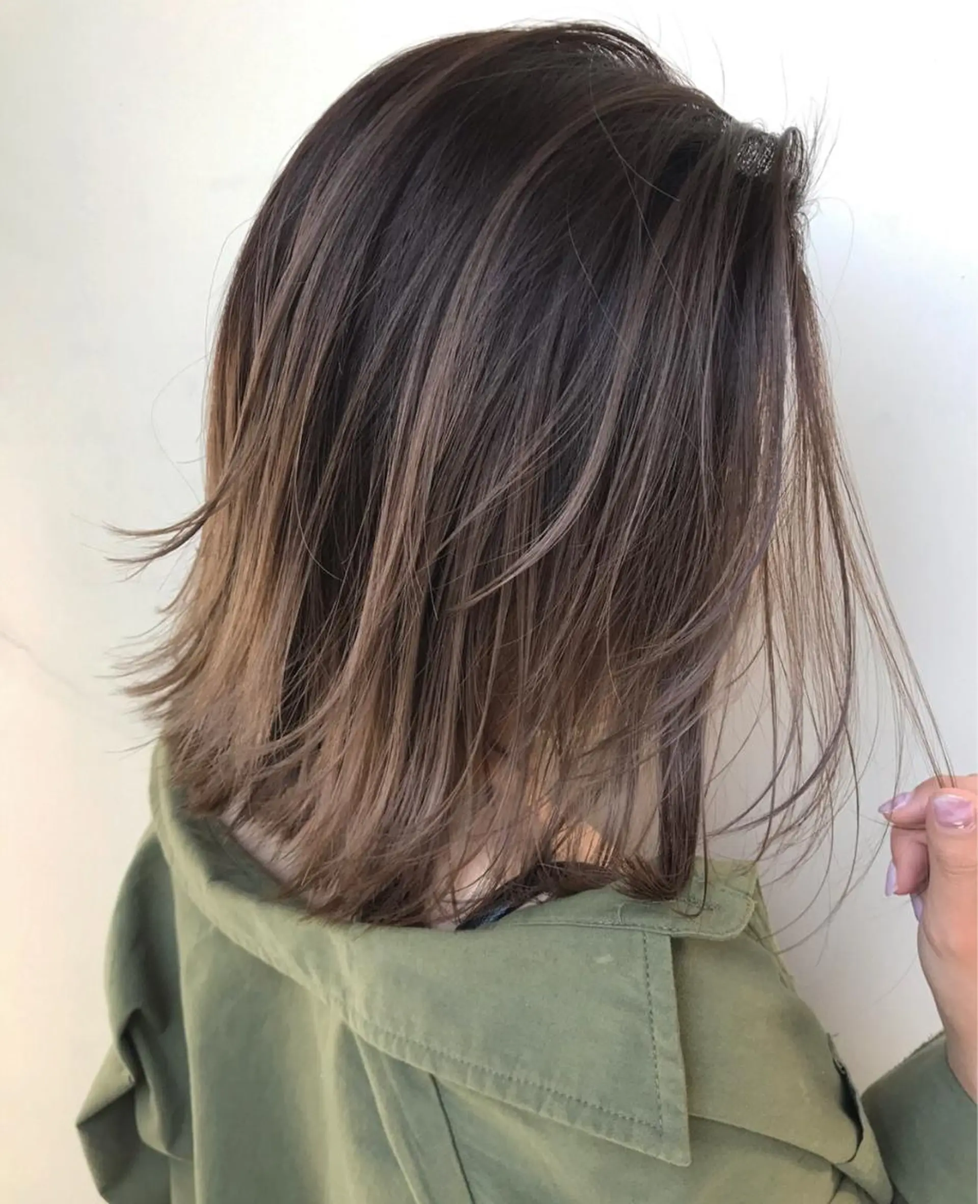 ミディアム カラー ヘアアレンジ バレイヤージュ ブラウンカラー レイヤーカット カット ヘアカラー ハイライト、レイヤー カット/西梅田/中西のヘアスタイル