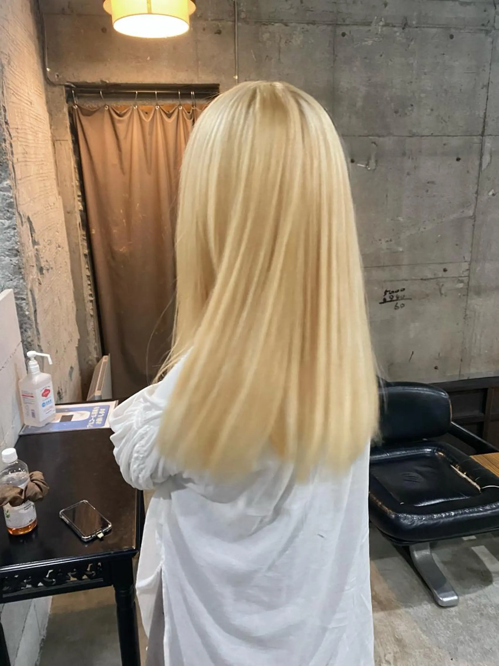 セミロング カラー ヘアアレンジ ブリーチ ブロンド ケアブリーチ ホワイトブロンド ［似合わせヘア］ ✂︎OGURO✂︎のヘアスタイル