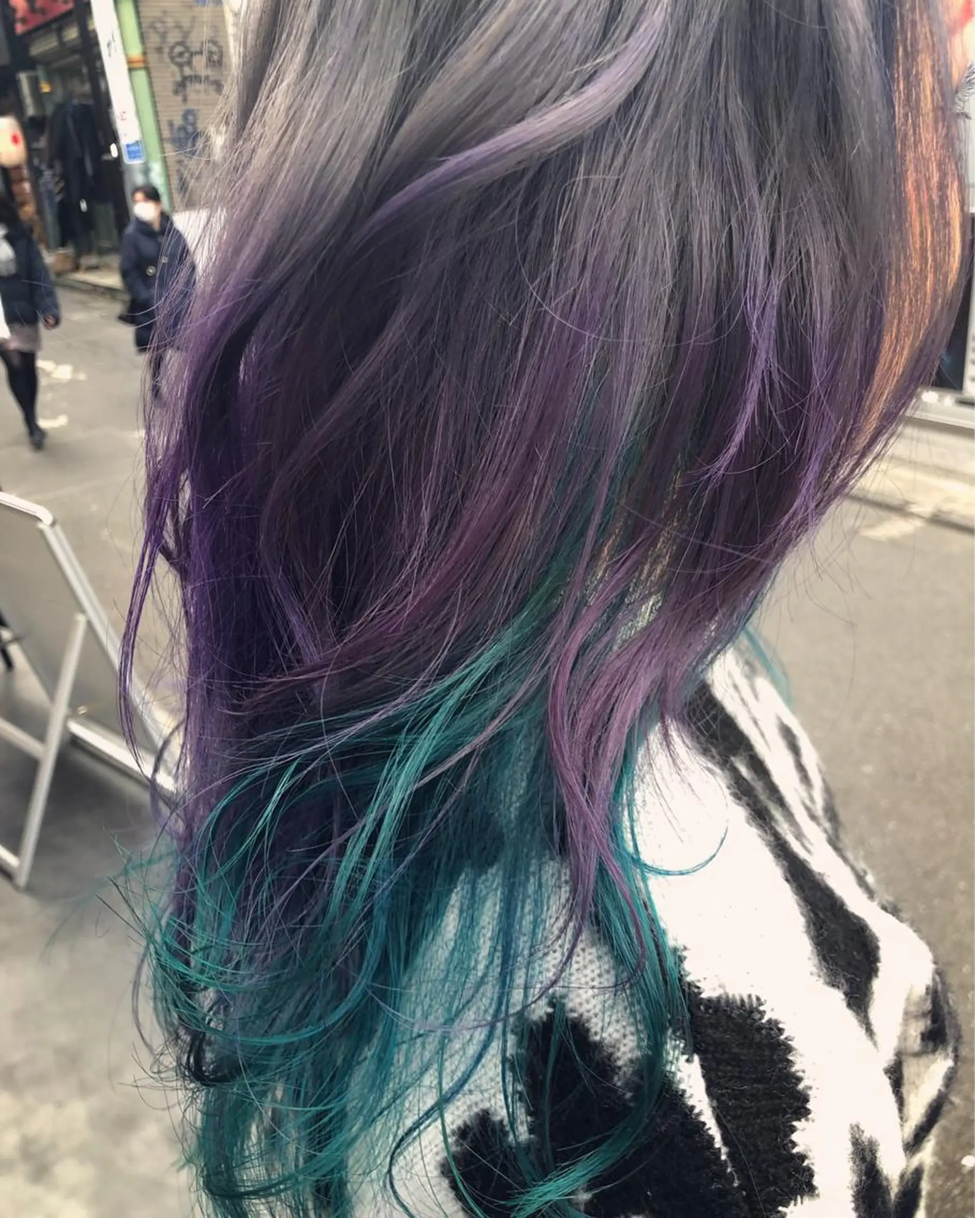 セミロング カラー グレージュ パープルカラー 原宿サロン代表 デザインカラー伊藤卓のヘアスタイル
