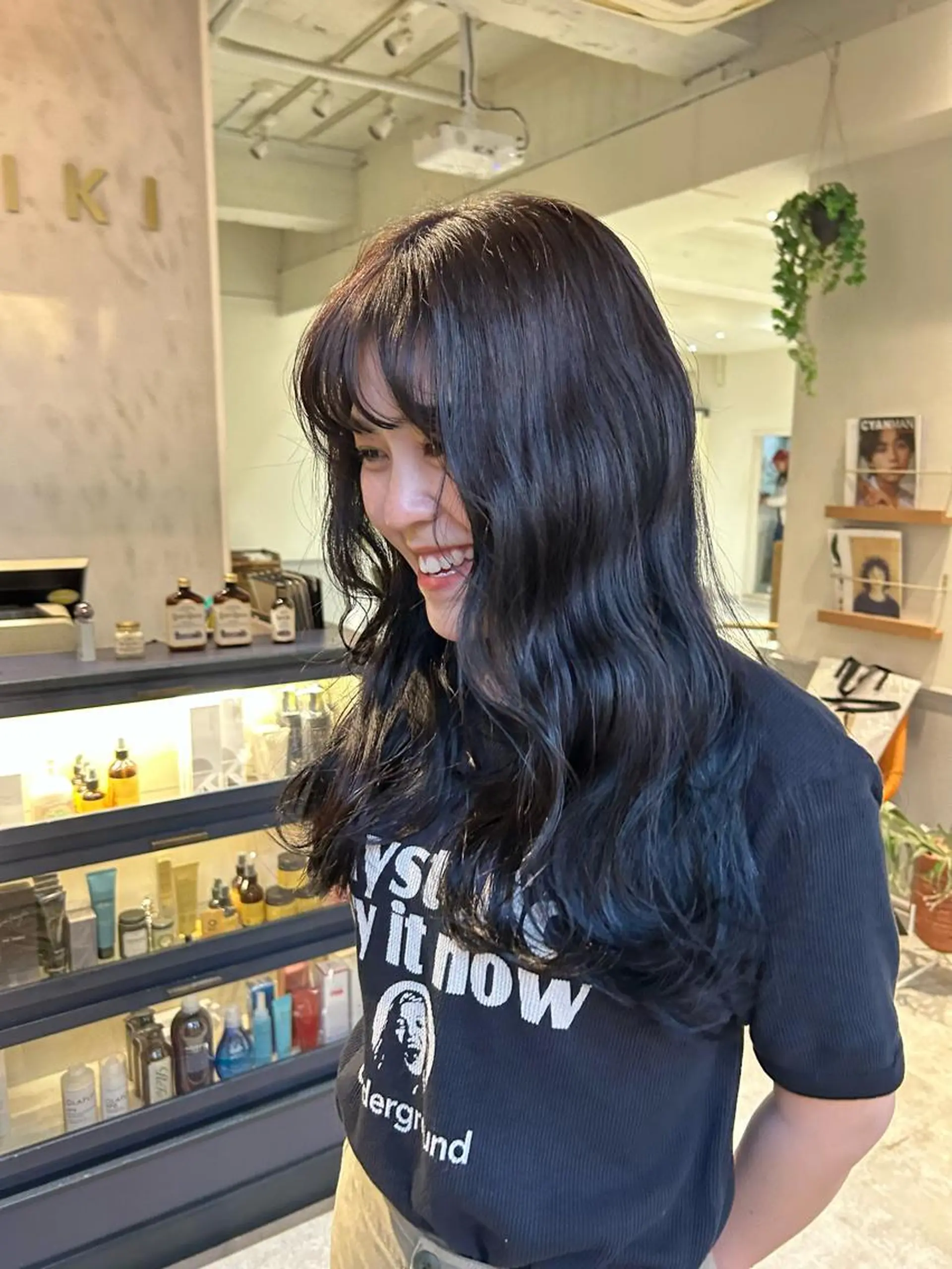 ミディアム カラー sliver renのヘアスタイル