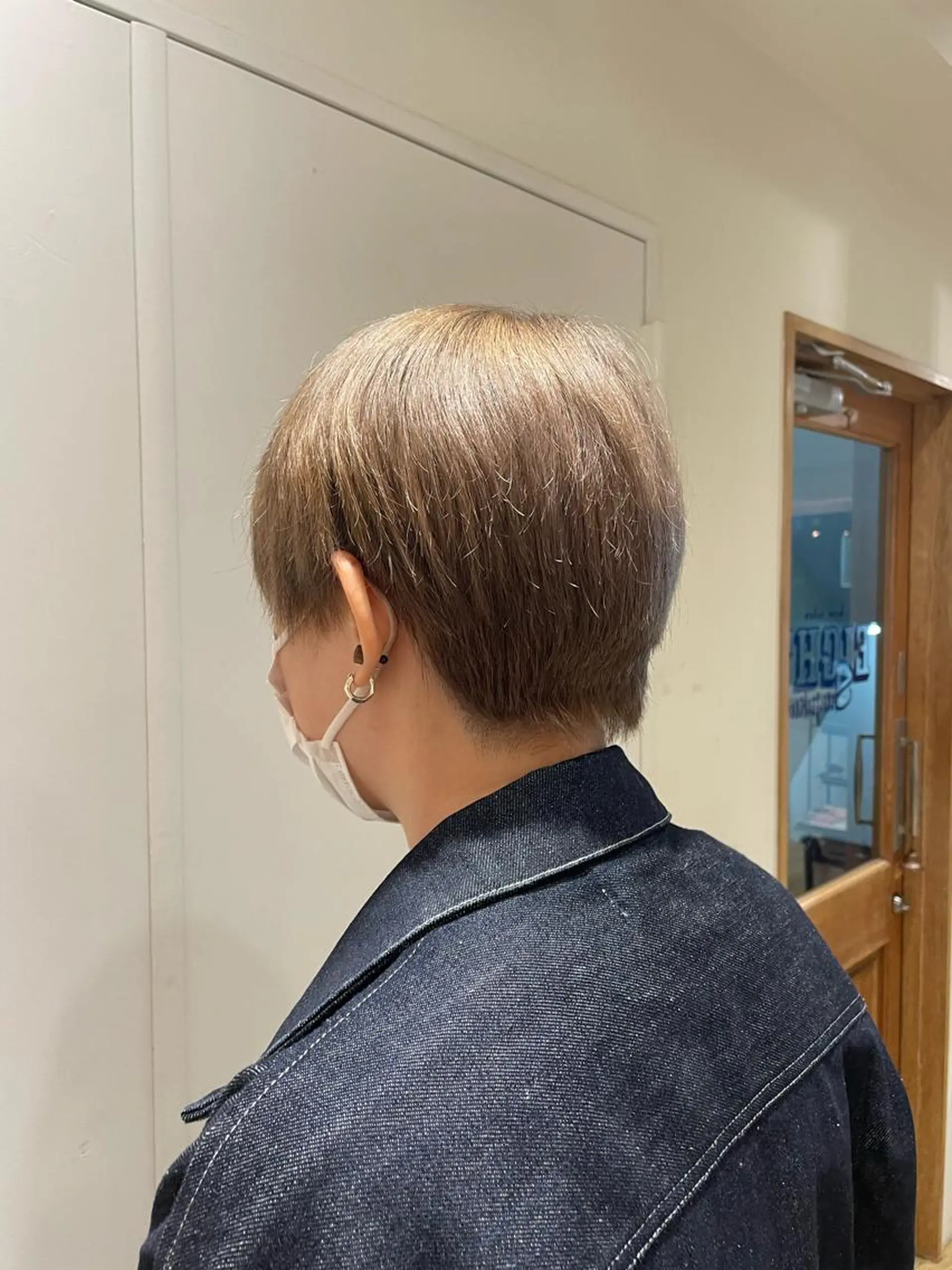 ショート カラー パーマ ヘアアレンジ メンズ メンズブリーチ メンズハイトーン メンズインナーカラー メンズ韓国風 マッシュ 新宿　副店長 新井彩斗のヘアスタイル