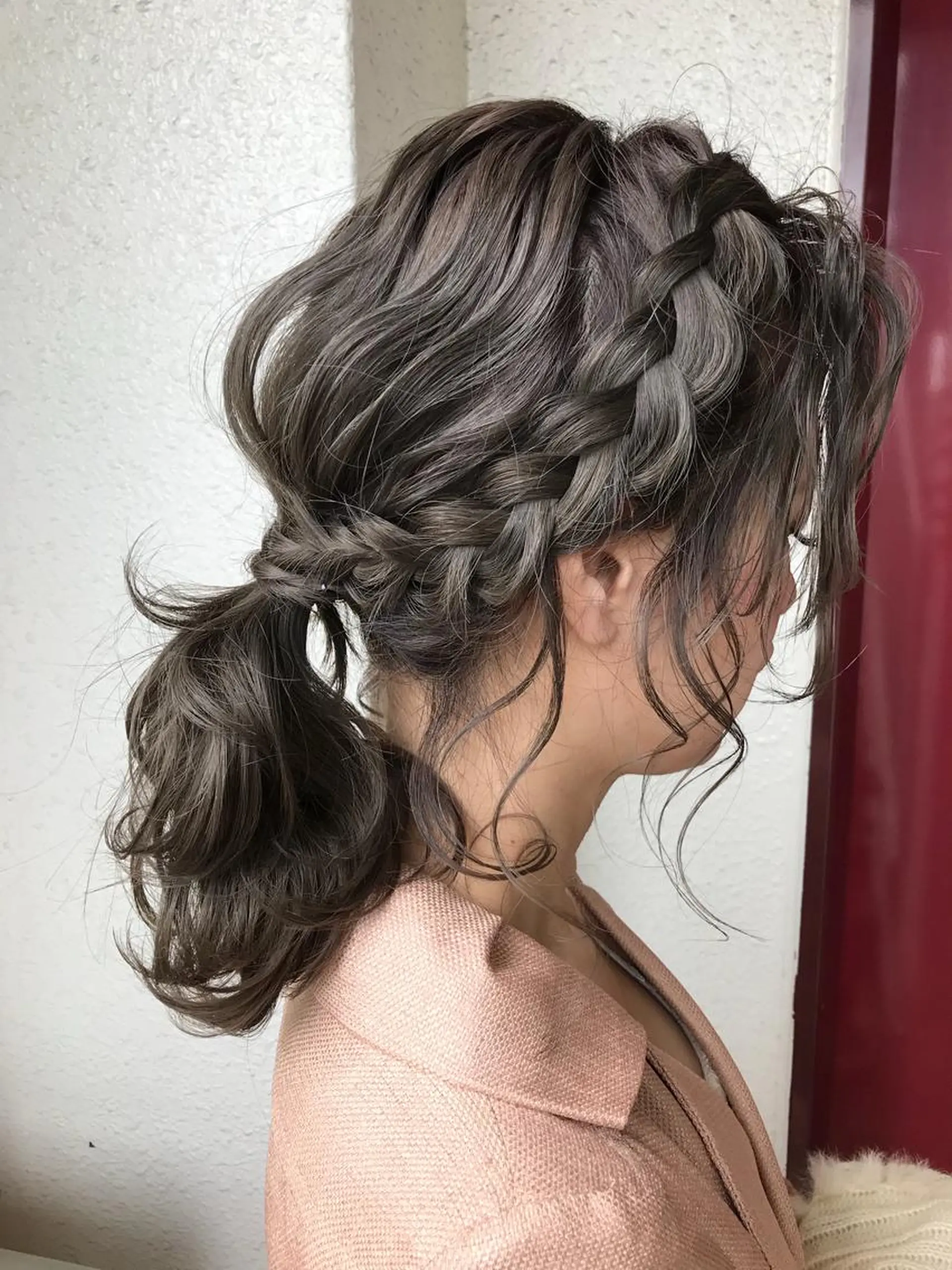 ミディアム カラー ヘアアレンジ グレージュ メンズハイトーン メンズバレイヤージュのヘアスタイル